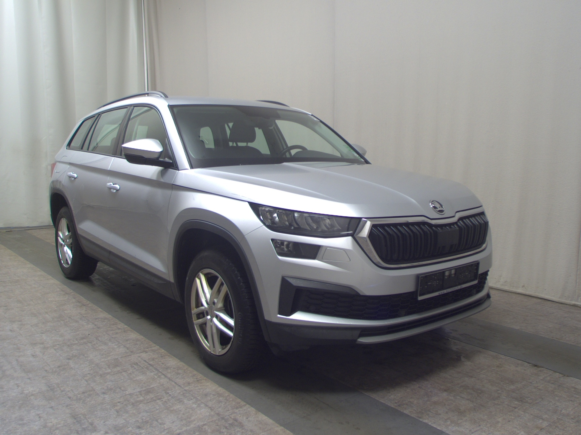 Skoda Kodiaq 2.0 TDI Active Navi LED AHK PDC Shz BT 3