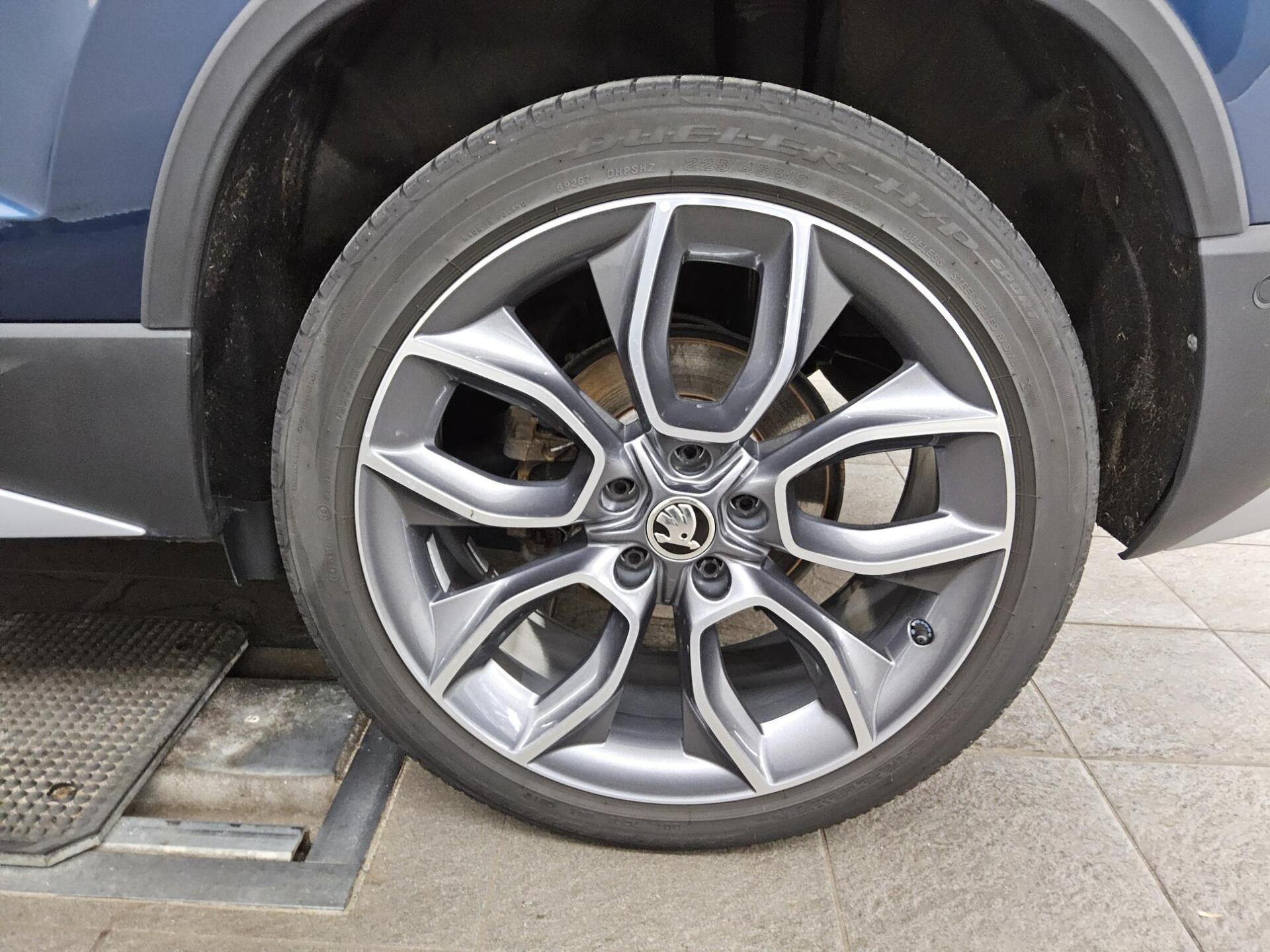 Skoda Karoq 2.0 TDI 4x4 Scout Navi LED vc Pano 11