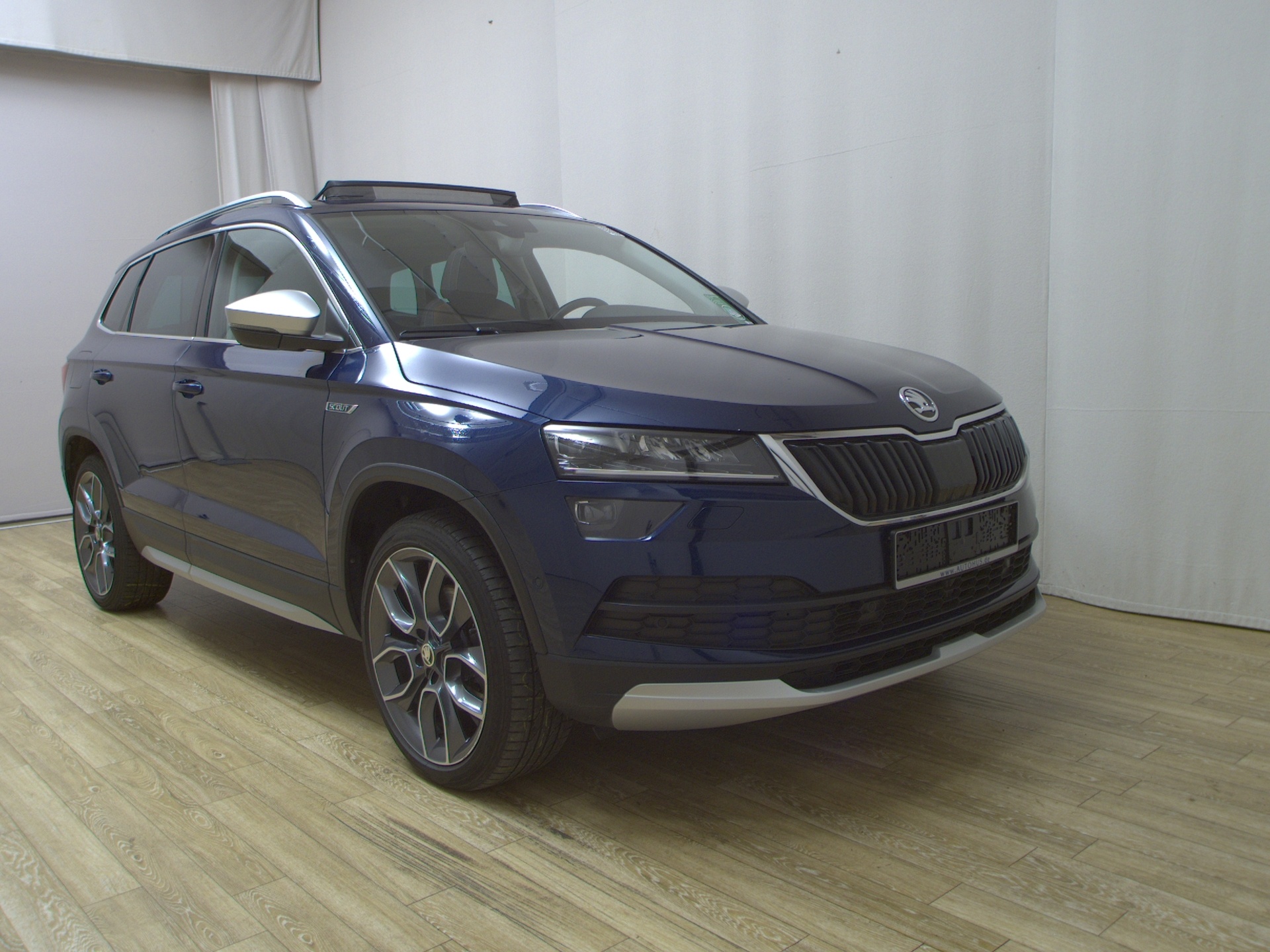 Skoda Karoq 2.0 TDI 4x4 Scout Navi LED vc Pano 3