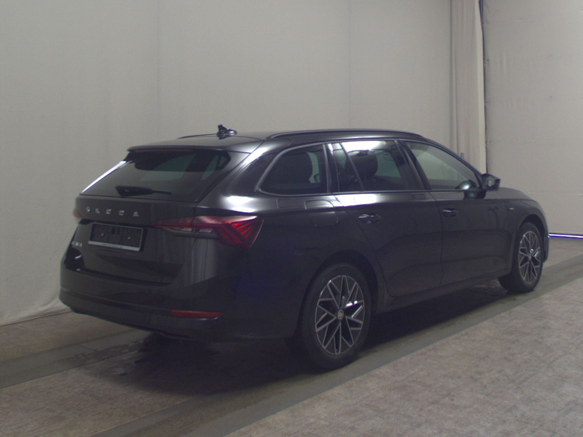 Skoda Octavia Kombi 2.0 TDI Clever Navi LED vc RfK PDC 4