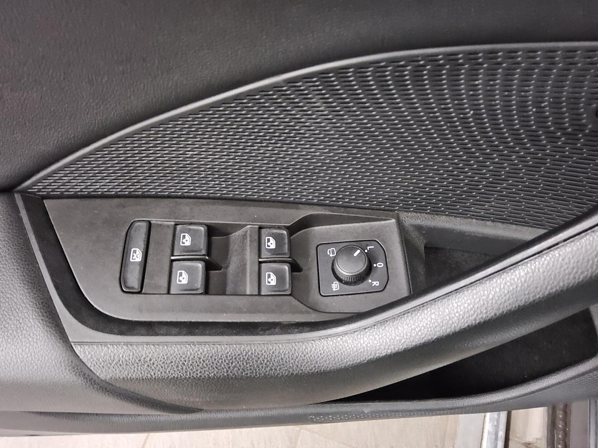 Skoda Octavia Kombi 2.0 TDI Ambition Navi LED vc Pano 10