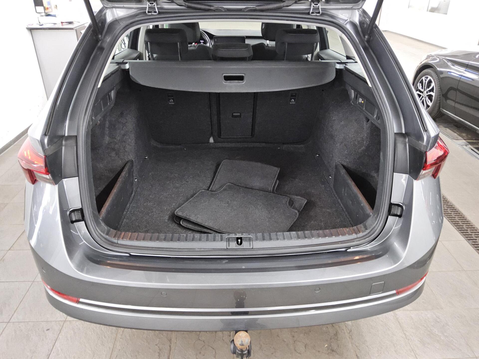 Skoda Octavia Kombi 2.0 TDI Ambition Navi LED vc Pano 13