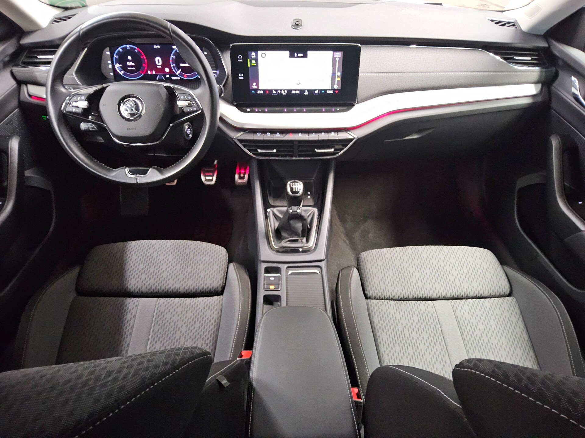 Skoda Octavia Kombi 2.0 TDI Style Navi LED AID RFK HuD 5