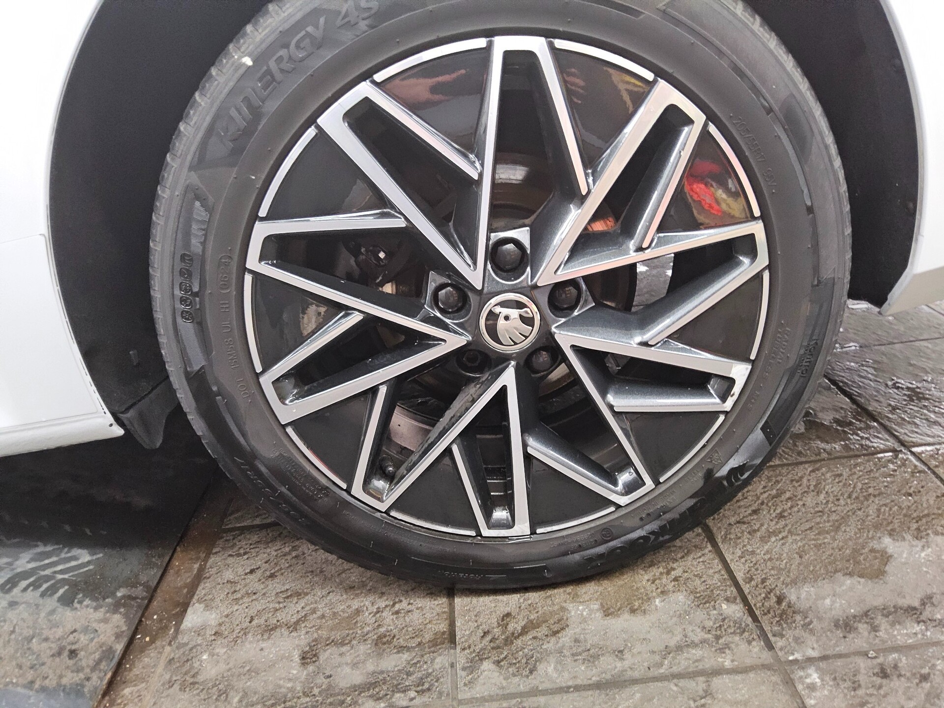 Skoda Octavia Kombi 2.0 TDI Style Navi LED AID RFK HuD 11