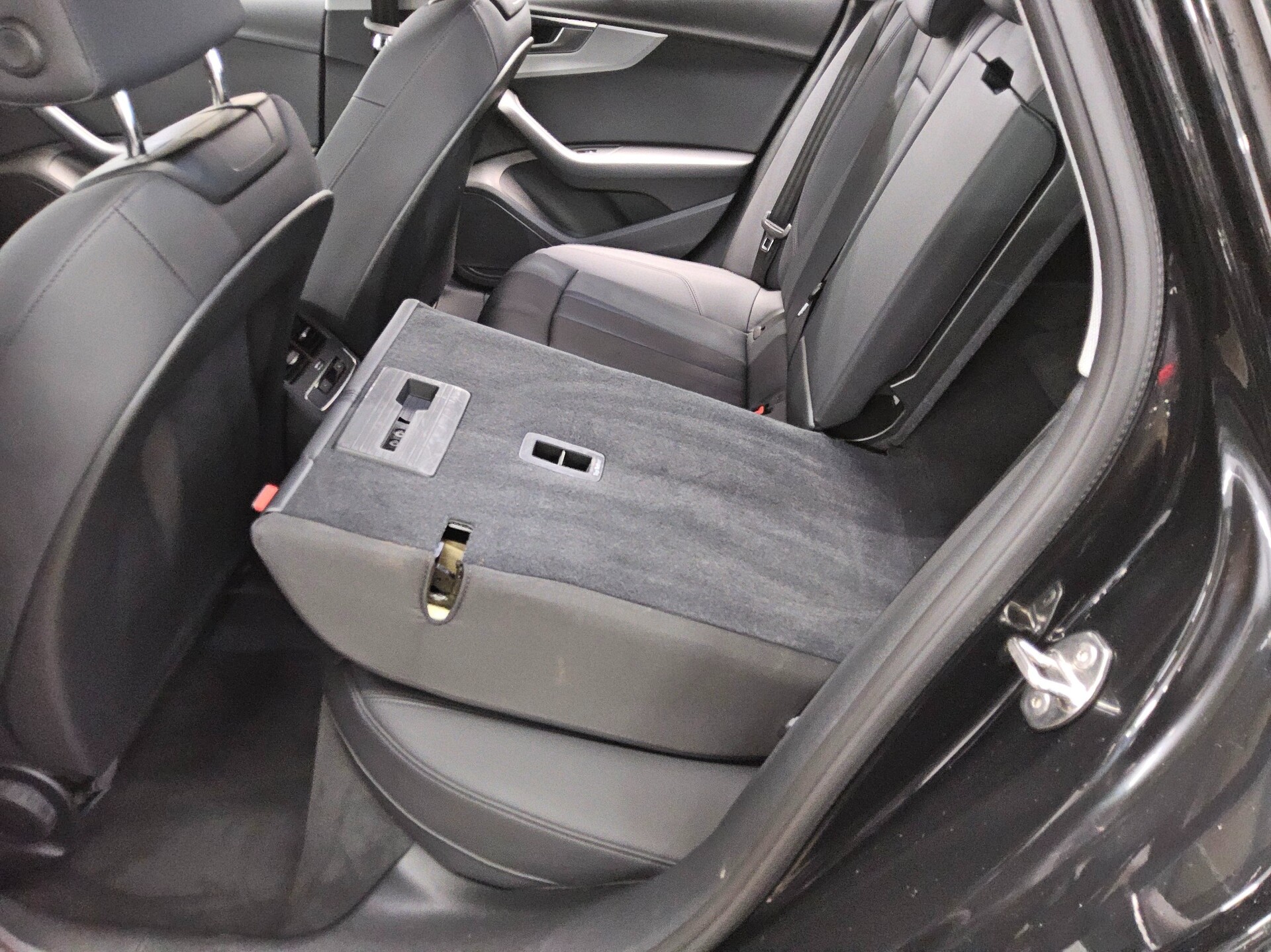 Audi A4 Avant 35 TDI advanced Leder Navi LED Tempomat 12