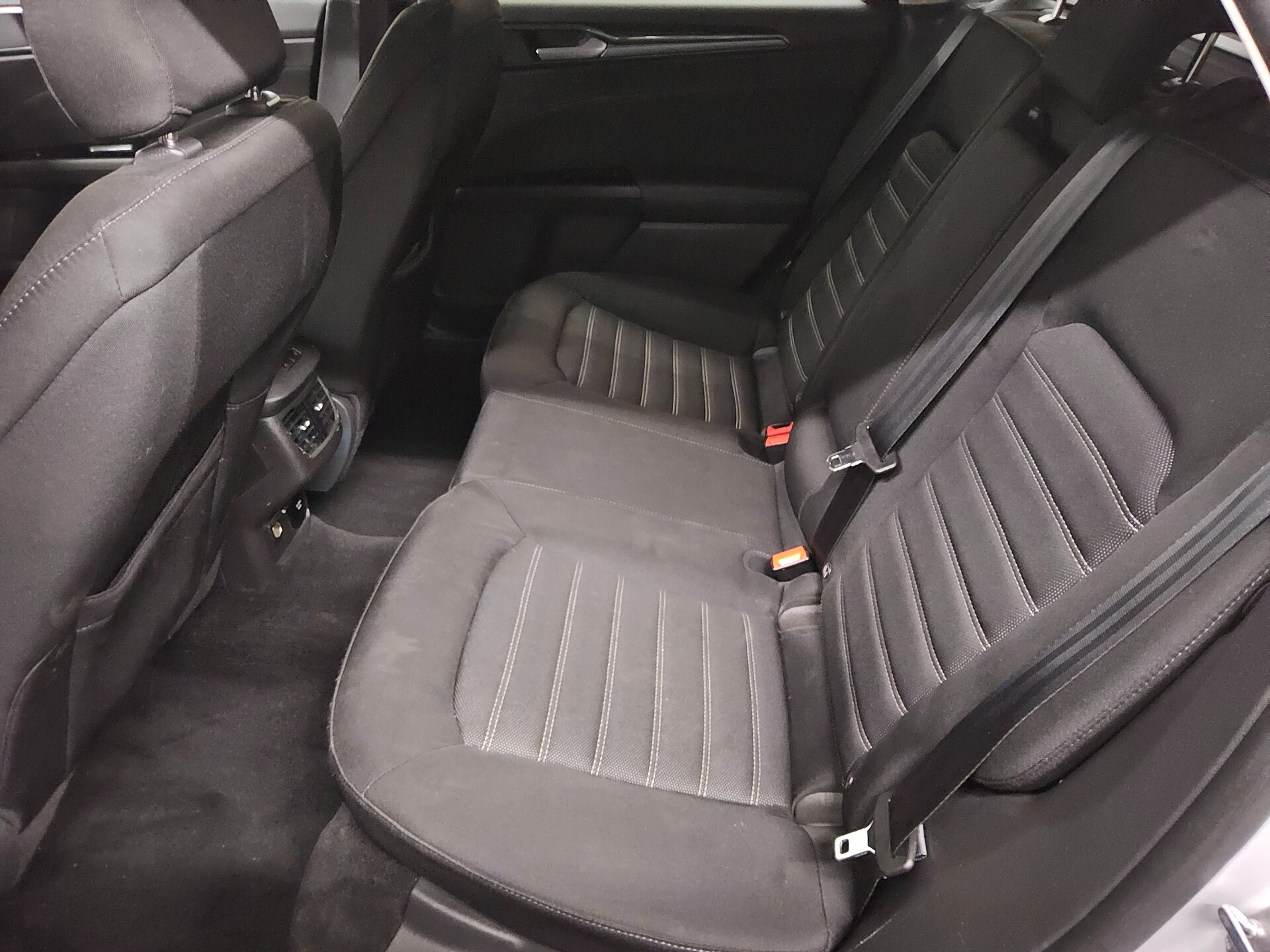 Ford Mondeo Turnier 2.0 EB Titanium Navi LED AHK ACC 13