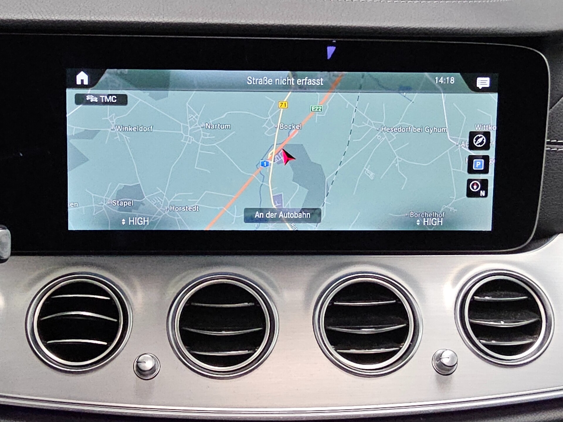 Mercedes-Benz E 220 T d AMG-Line Burmester Widescreen Pano RfK 7