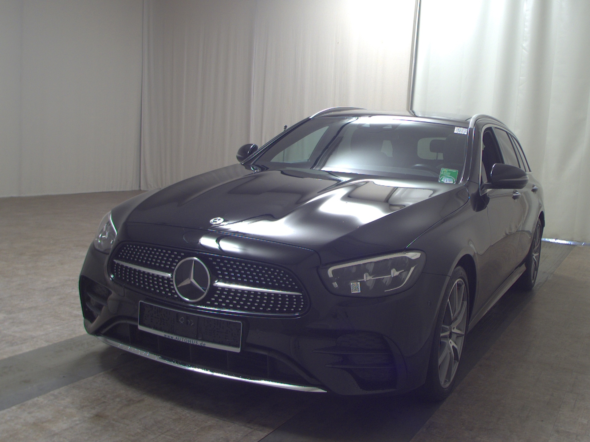 Mercedes-Benz E 220 T d AMG-Line Burmester Widescreen Pano RfK 2