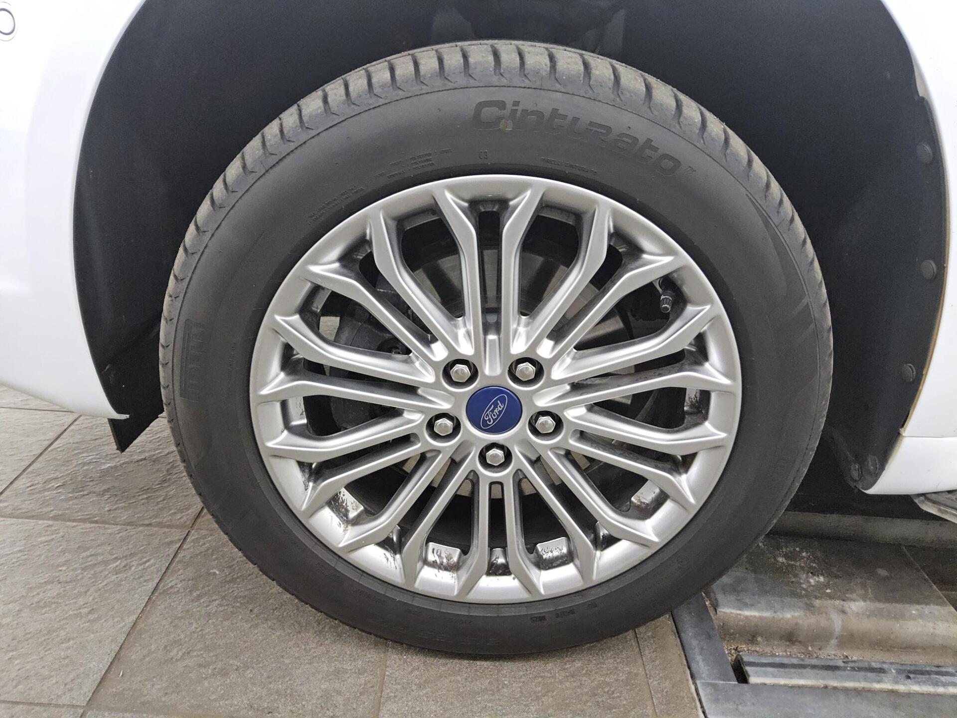 Ford Mondeo Turnier 2.0 EB Titanium Navi LED RFK AHK 10