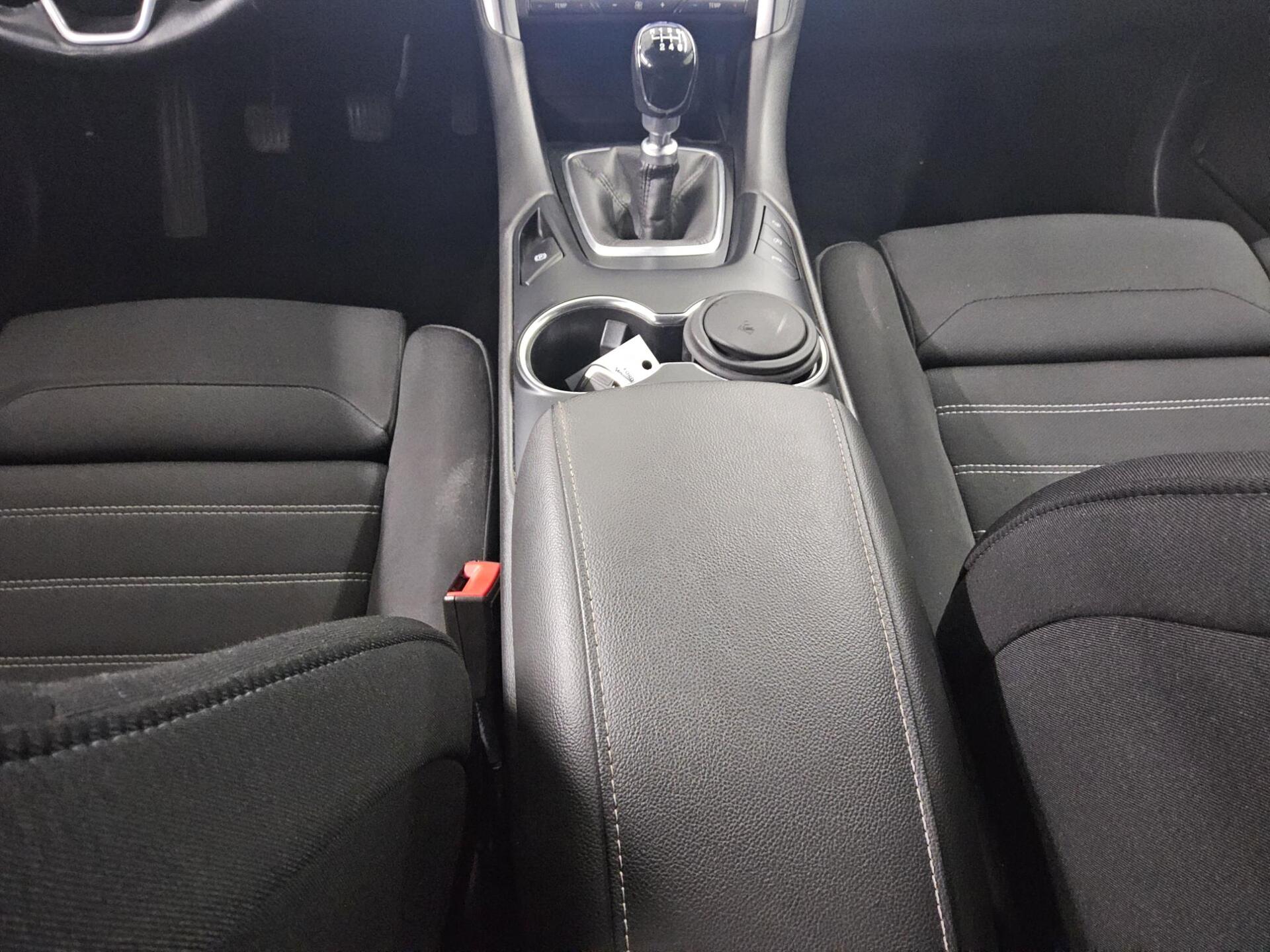 Ford Mondeo Turnier 2.0 EB Titanium Navi LED RFK AHK 6