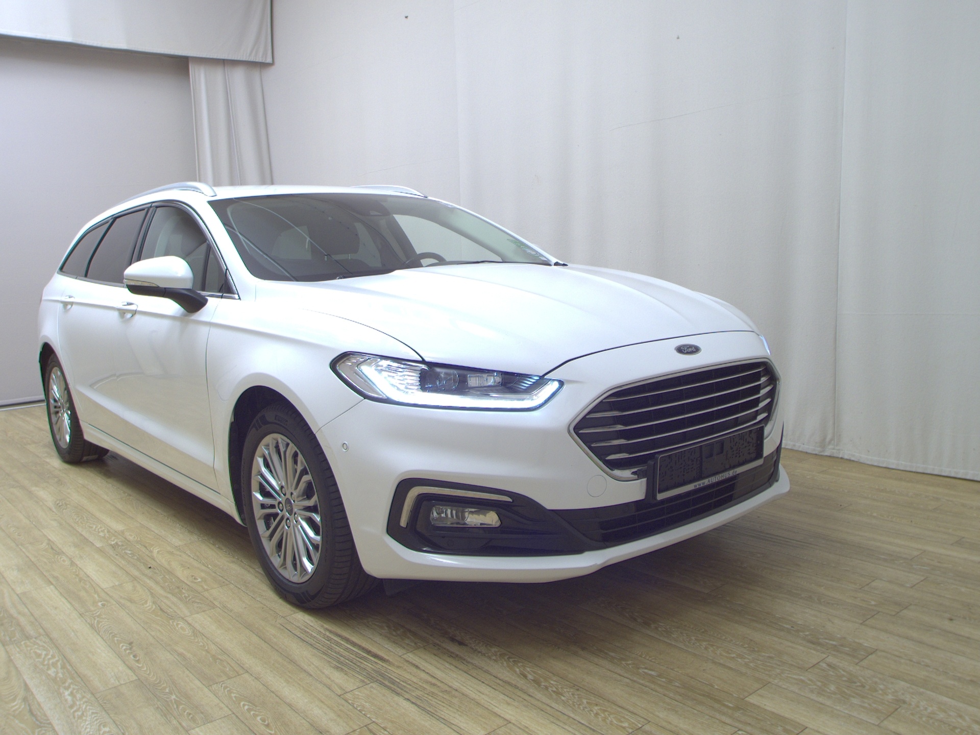 Ford Mondeo Turnier 2.0 EB Titanium Navi LED RFK AHK 3