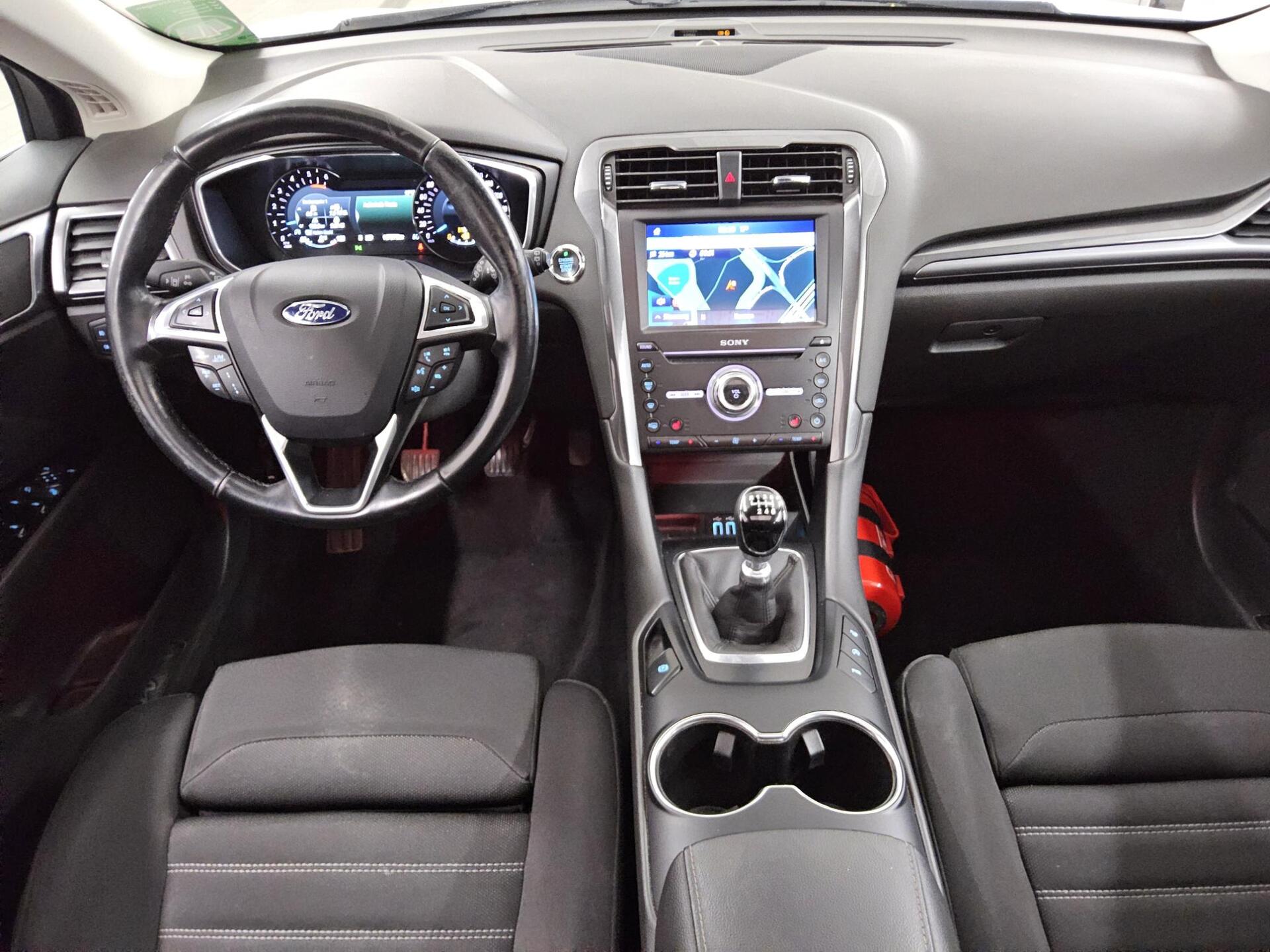 Ford Mondeo Turnier 2.0 EB Titanium Navi LED Pano 5