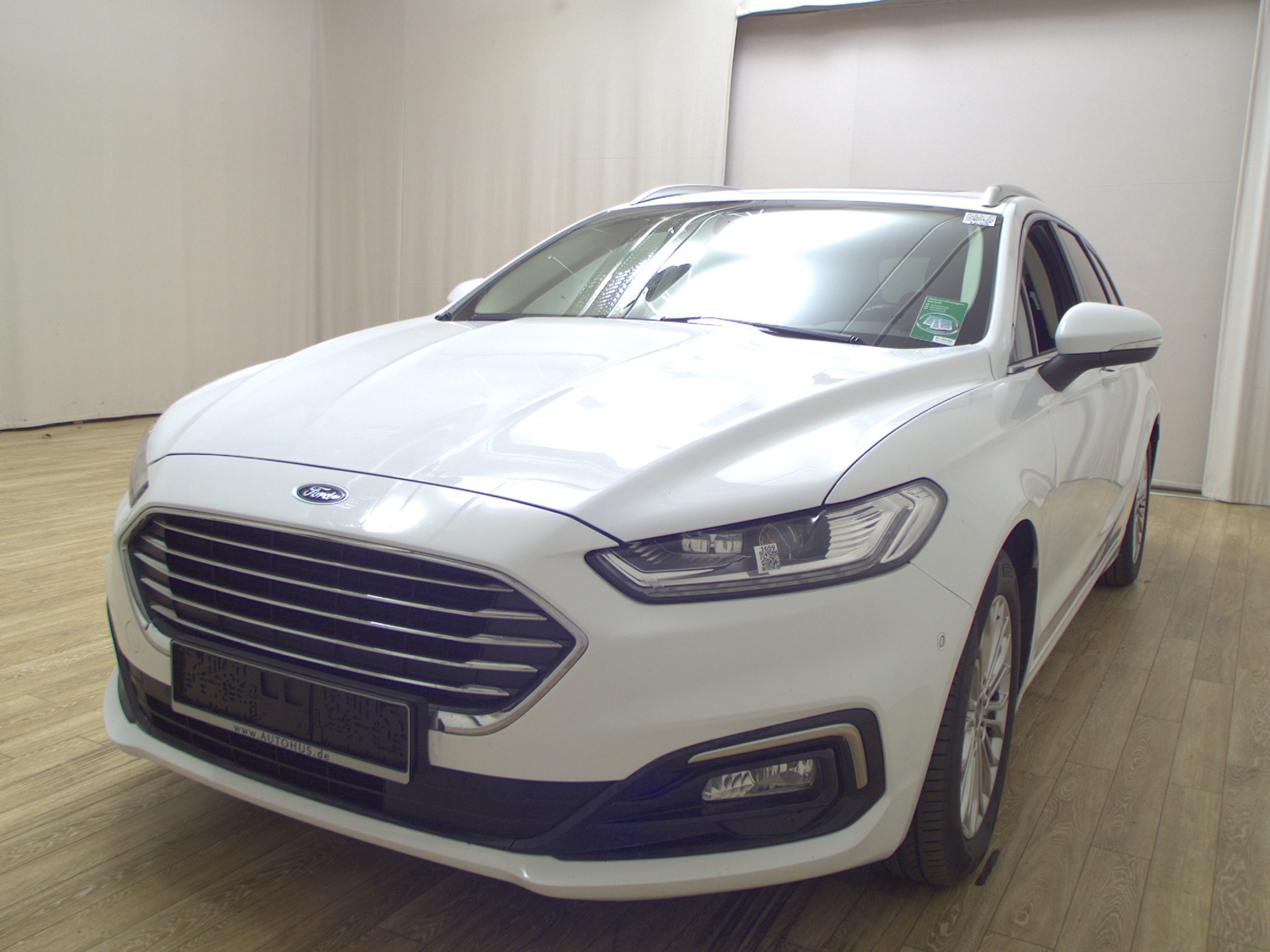Ford Mondeo Turnier 2.0 EB Titanium Navi LED Pano 2
