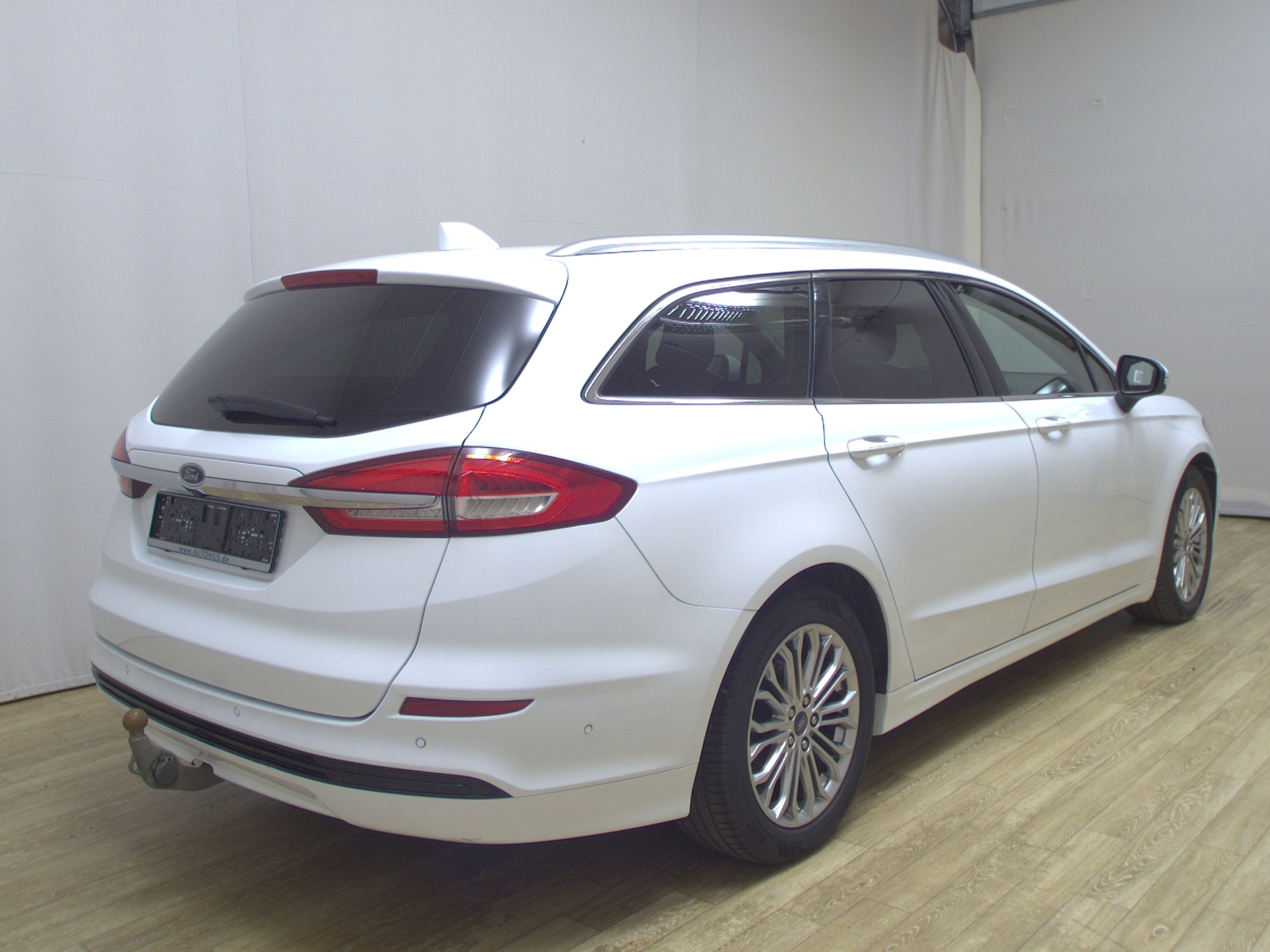 Ford Mondeo Turnier 2.0 EB Titanium Navi LED Pano 4