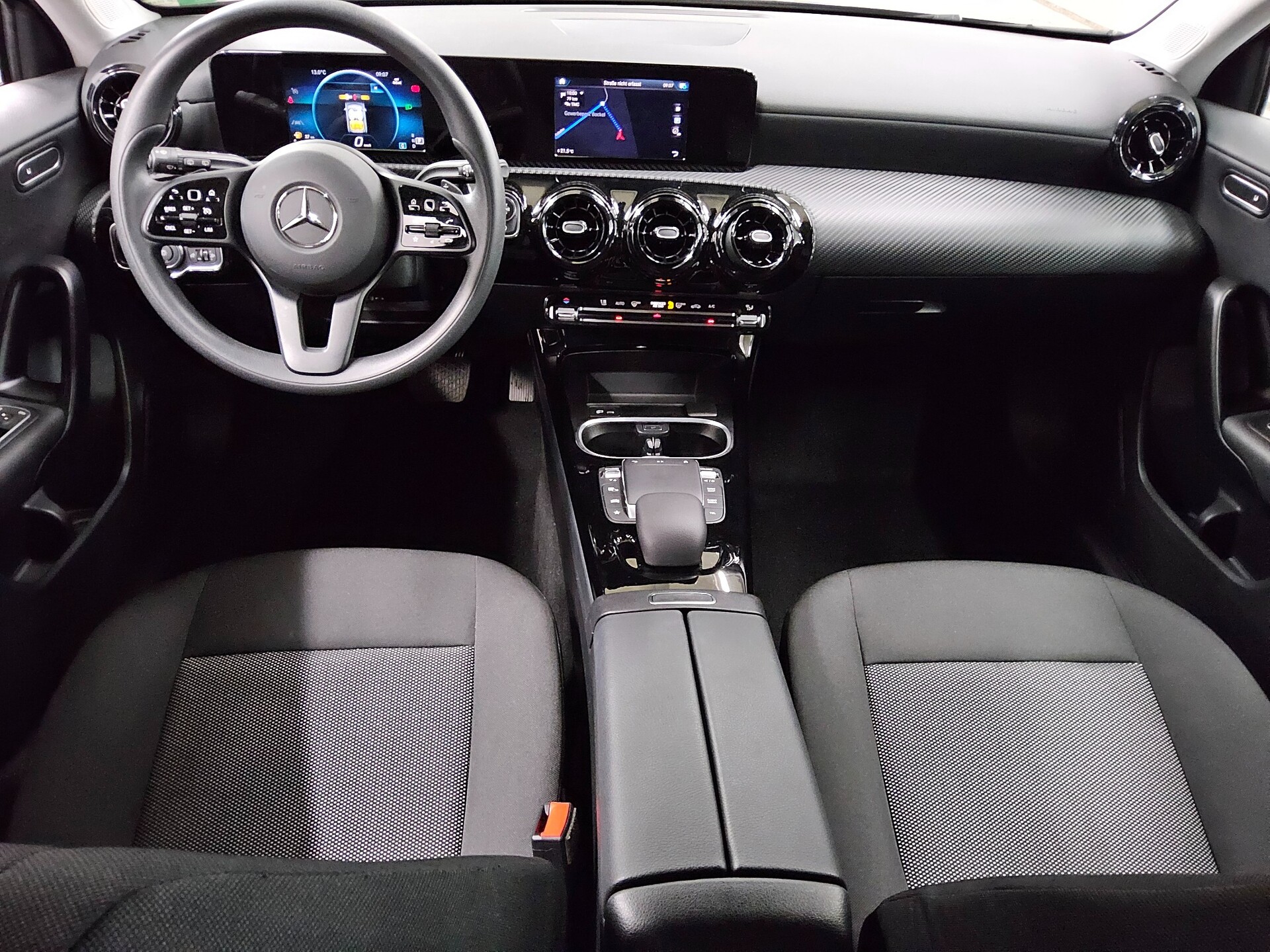 Mercedes-Benz A 180 d Navi Shz PDC BT Tempomat 5