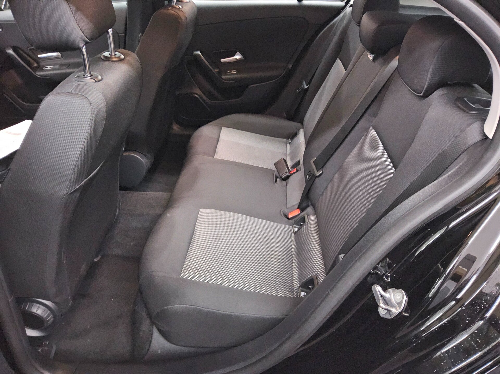 Mercedes-Benz A 180 d Navi Shz PDC BT Tempomat 13