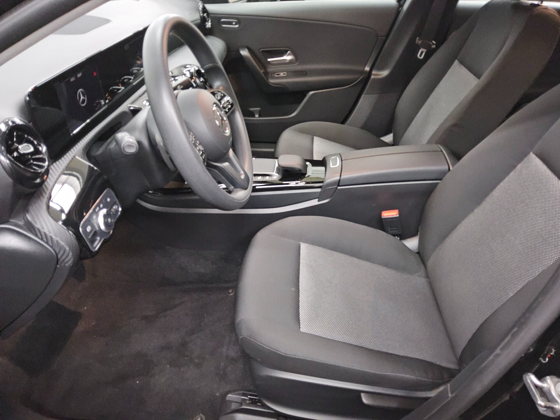 Mercedes-Benz A 180 d Navi Shz PDC BT Tempomat 9