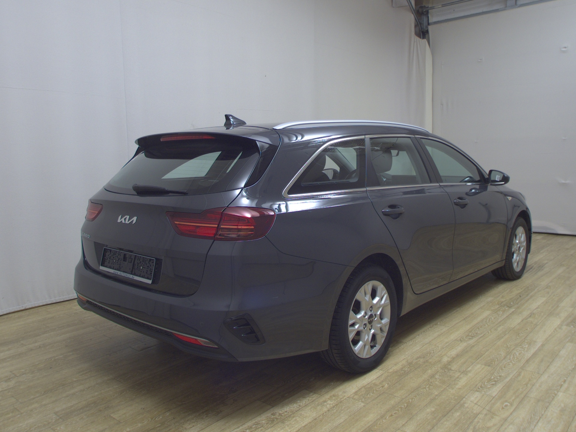 Kia cee'd 1.5 T-GDI Vision Navi Shz RFK PDC DAB 4