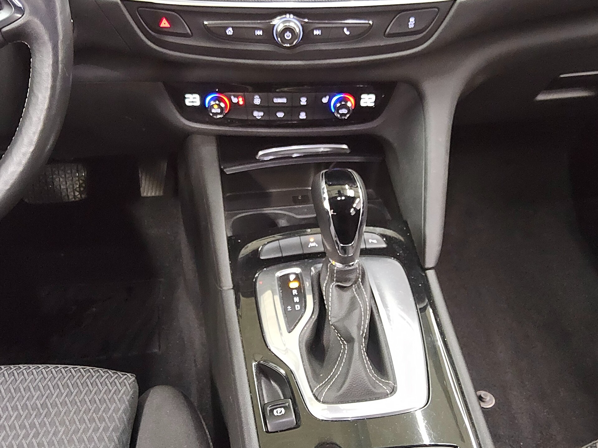 Opel Insignia ST 1.5 D Business Ed. Navi LED Shz PDC 6