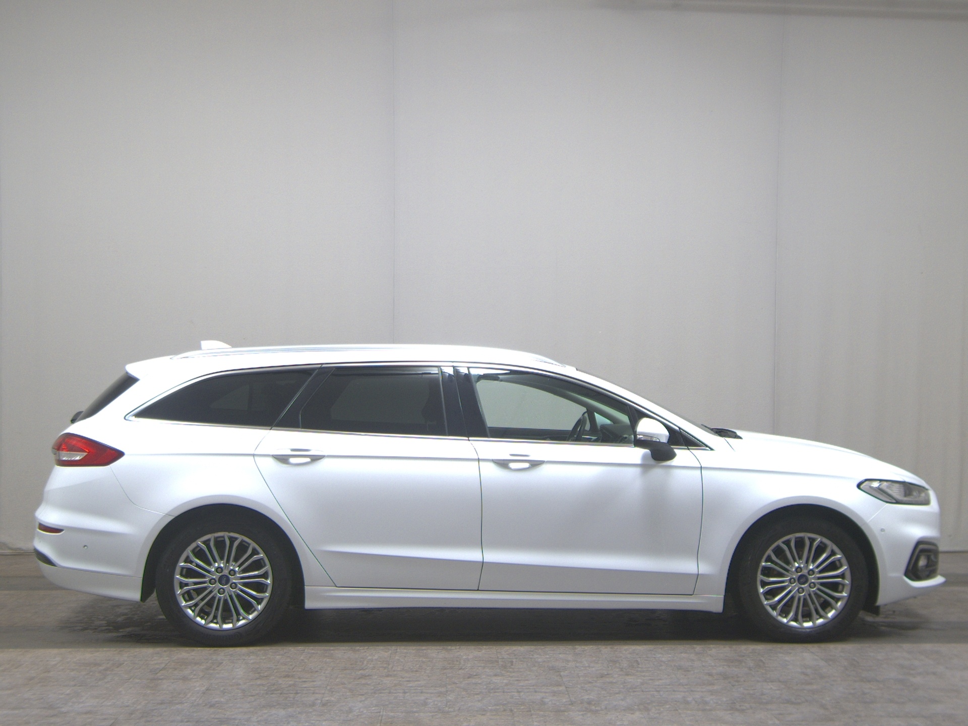 Ford Mondeo Turnier 2.0 EB Titanium Navi LED RfK ACC