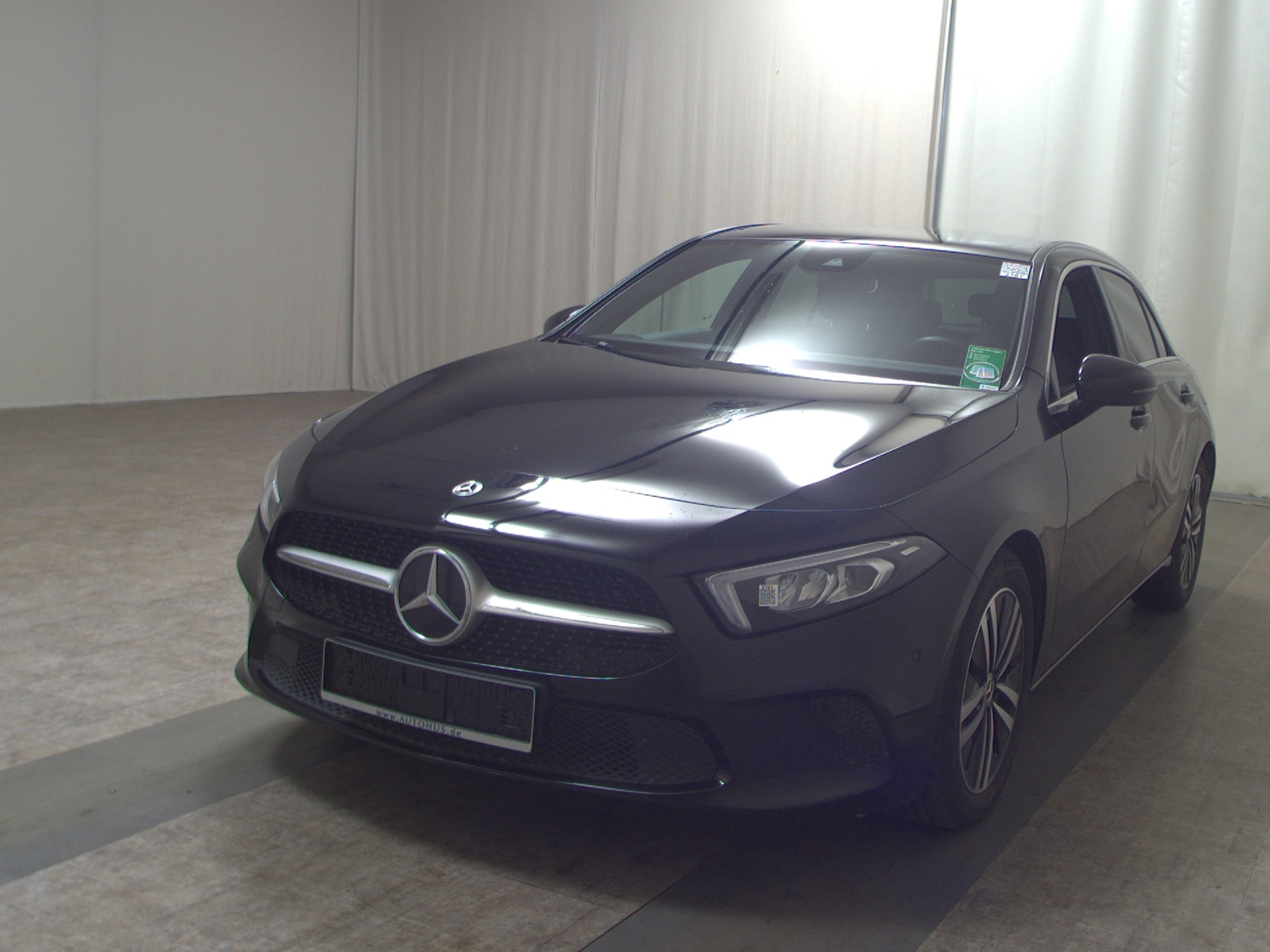 Mercedes-Benz A 200 d Progressive T-Leder Navi LED Pano SHZ 2
