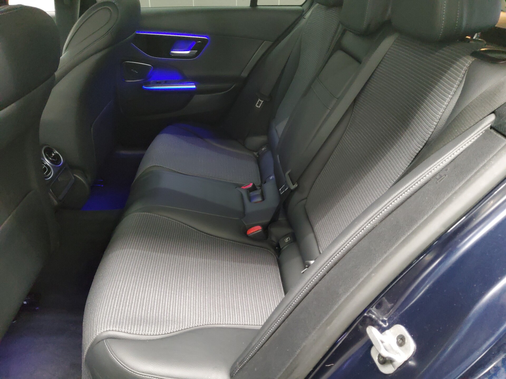 Mercedes-Benz C 200 T d Avantgarde T-Leder Navi LED Sound RFK 13