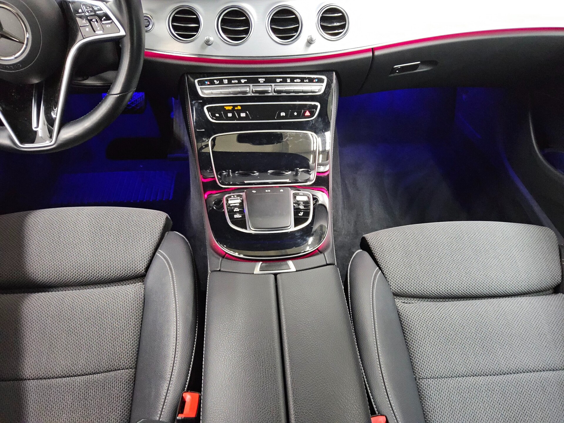 Mercedes-Benz E 300 T de Avantgarde Navi LED Widescr. RFK 6