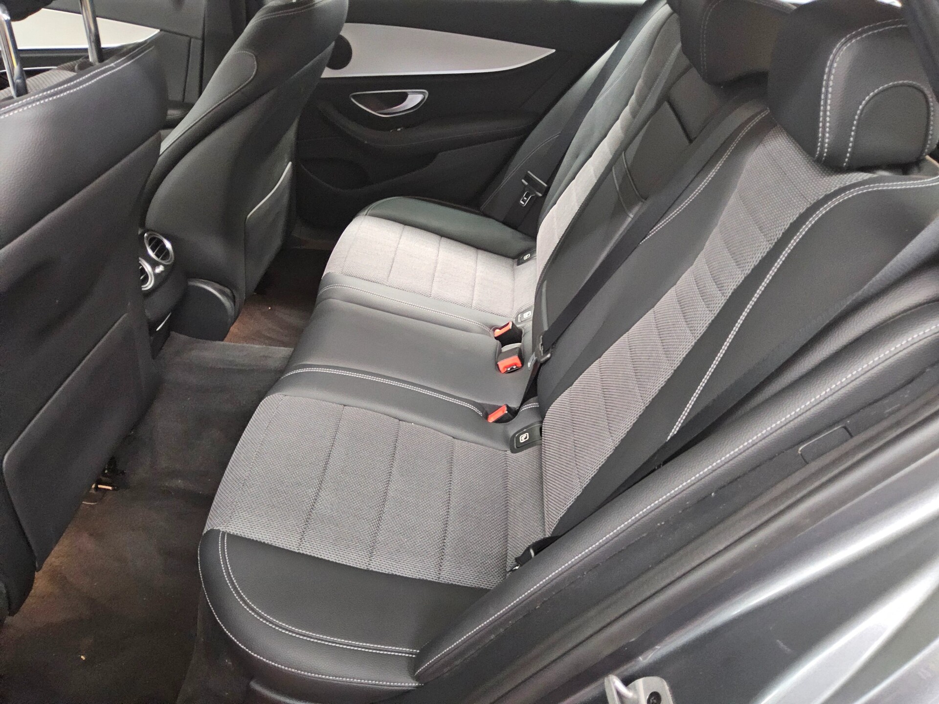 Mercedes-Benz E 300 T de Avantgarde Navi LED Widescr. RFK 13