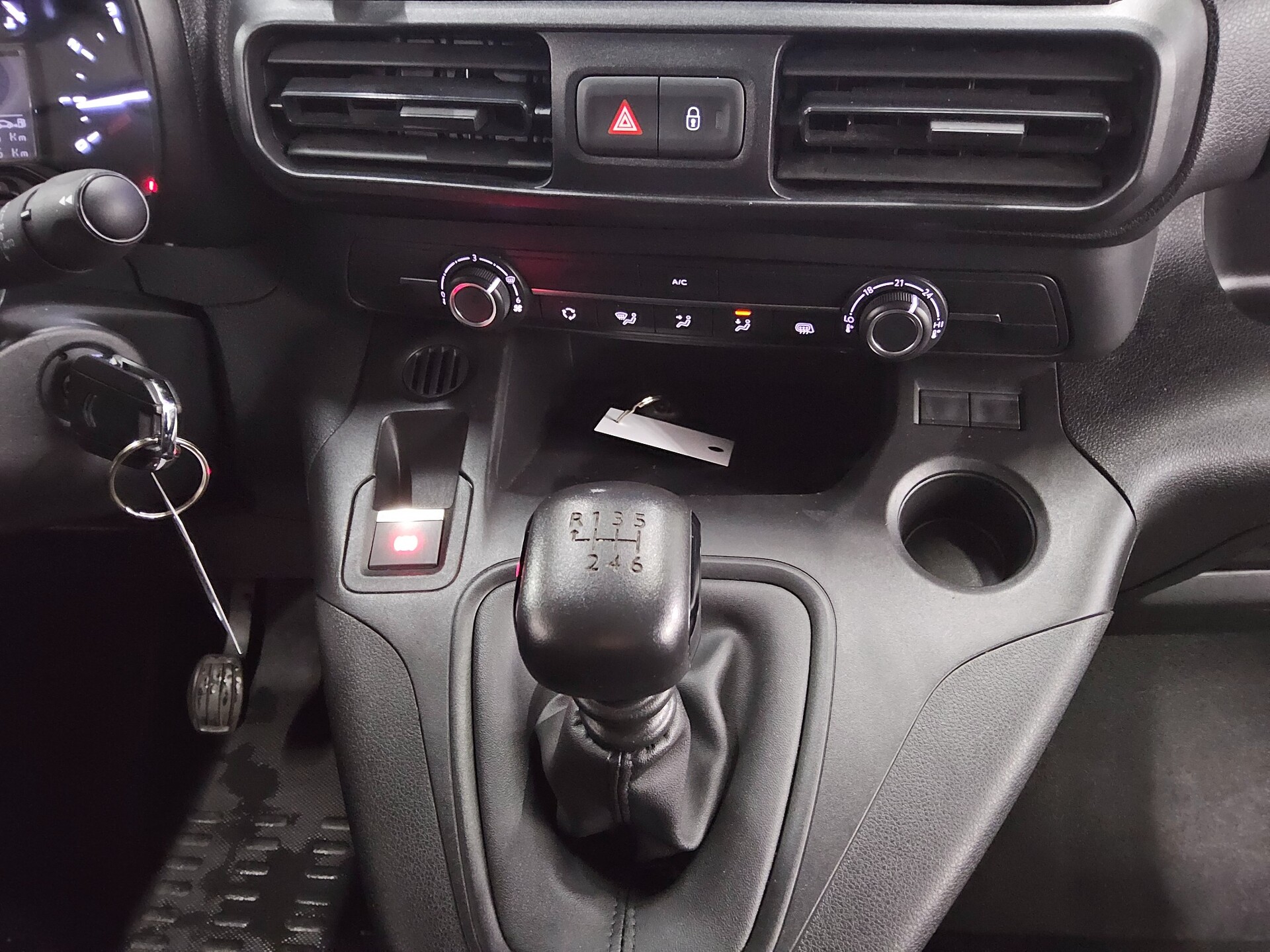 Citroën Berlingo 1.5 BlueHDI L1H1 3-Sitzer Navi Klima BT 6