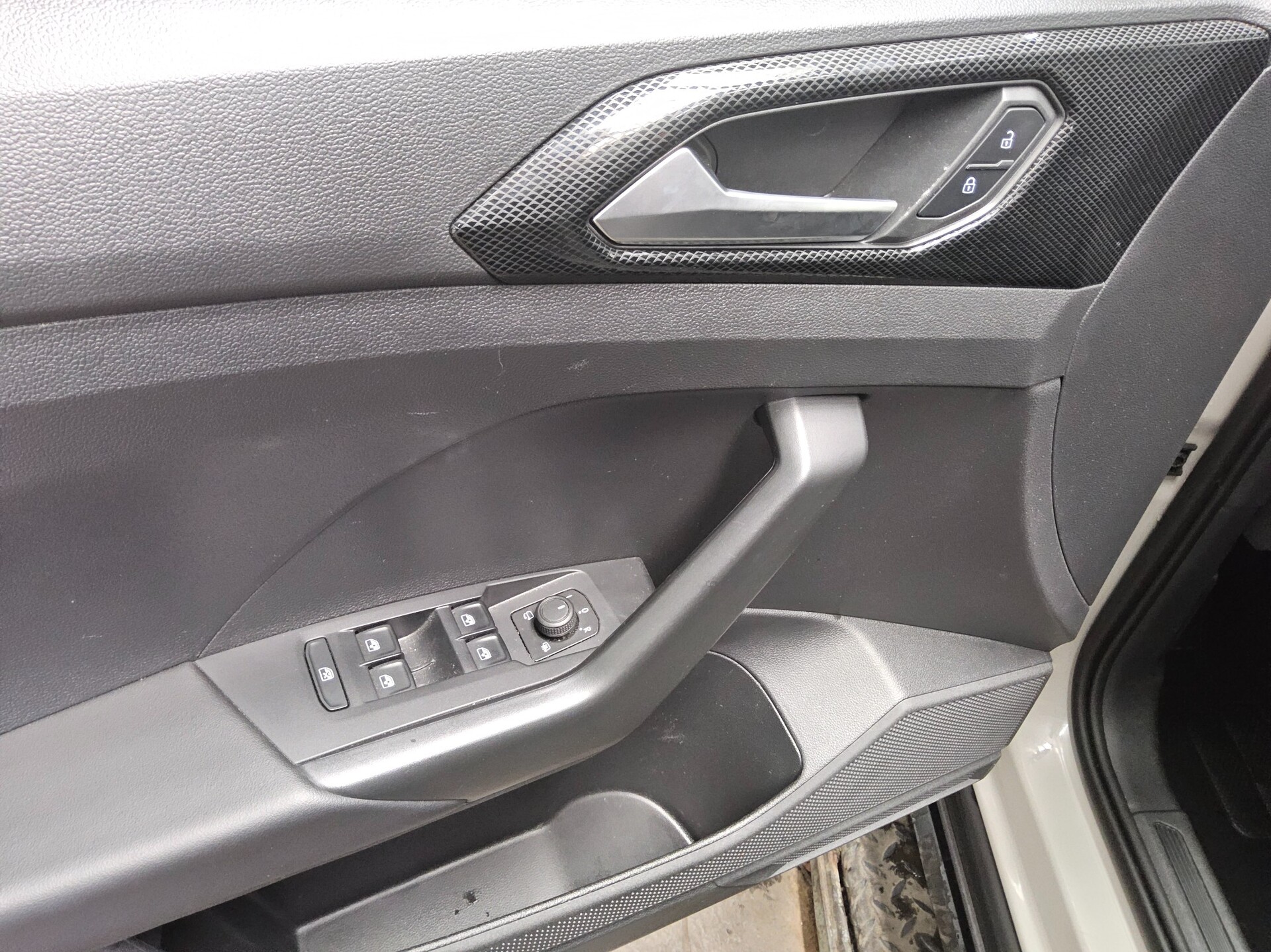 Volkswagen T-Cross 1.0 TSI Life Navi DC LED ACC SHZ PDC 10