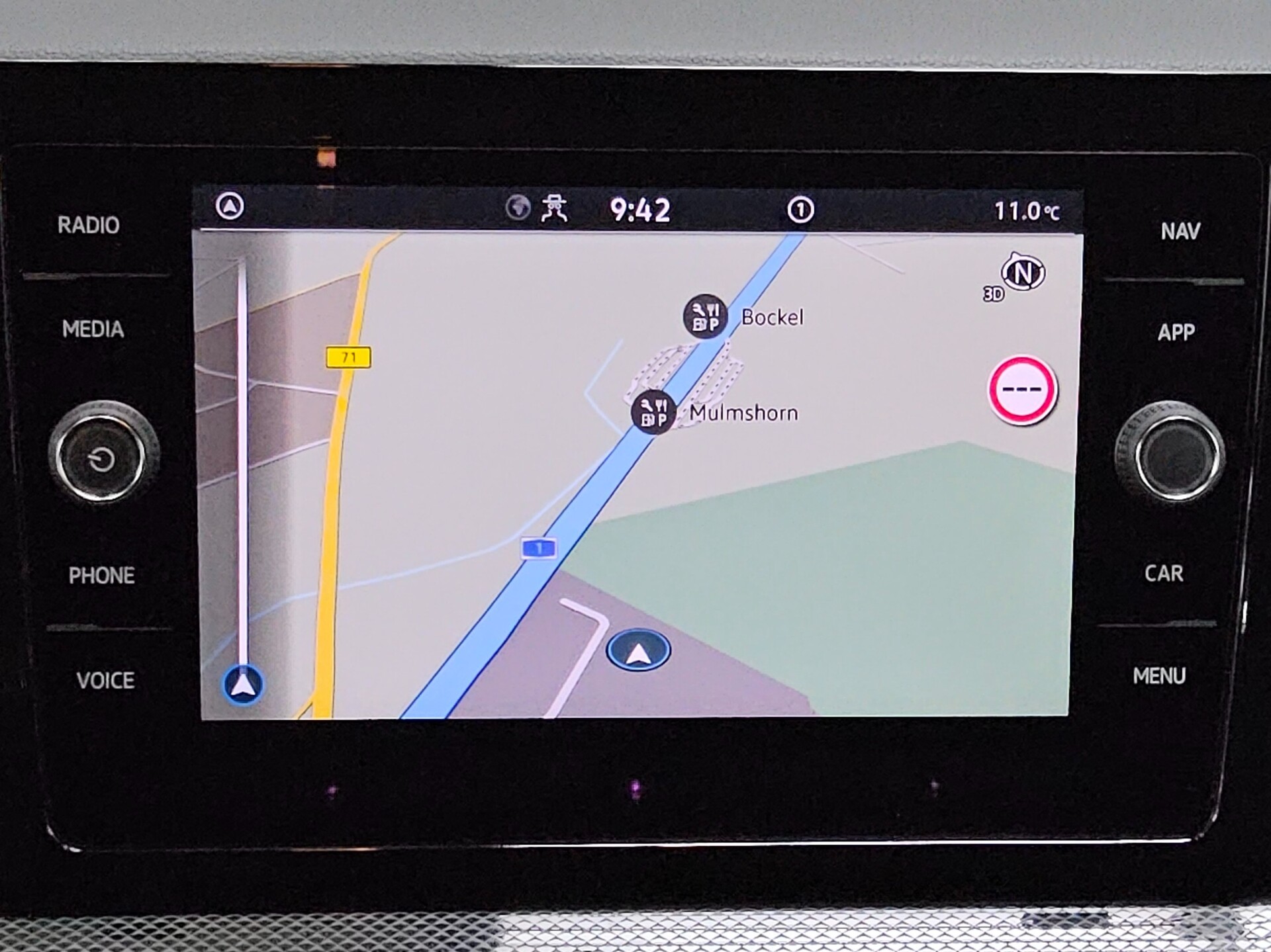 Volkswagen T-Cross 1.0 TSI Life Navi DC LED ACC SHZ PDC 7