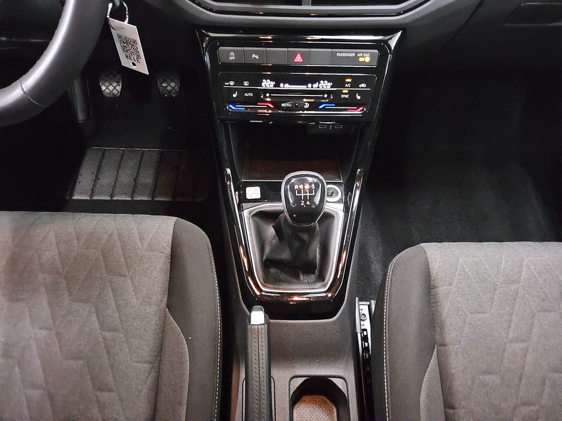 Volkswagen T-Cross 1.0 TSI Life Navi DC LED ACC SHZ PDC 6