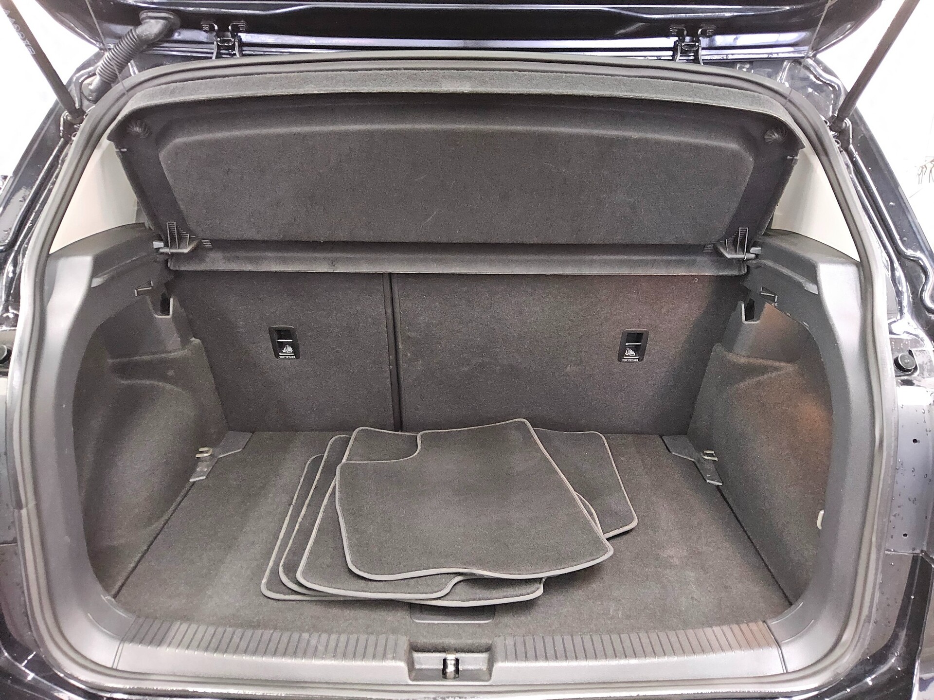 Volkswagen T-Cross 1.0 TSI Life Navi DC LED ACC SHZ PDC 12