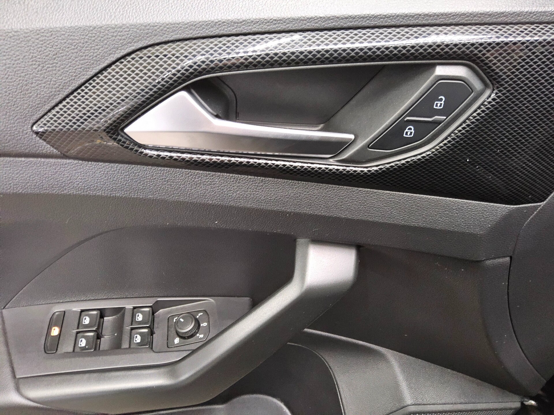 Volkswagen T-Cross 1.0 TSI Life Navi DC LED ACC SHZ PDC 10