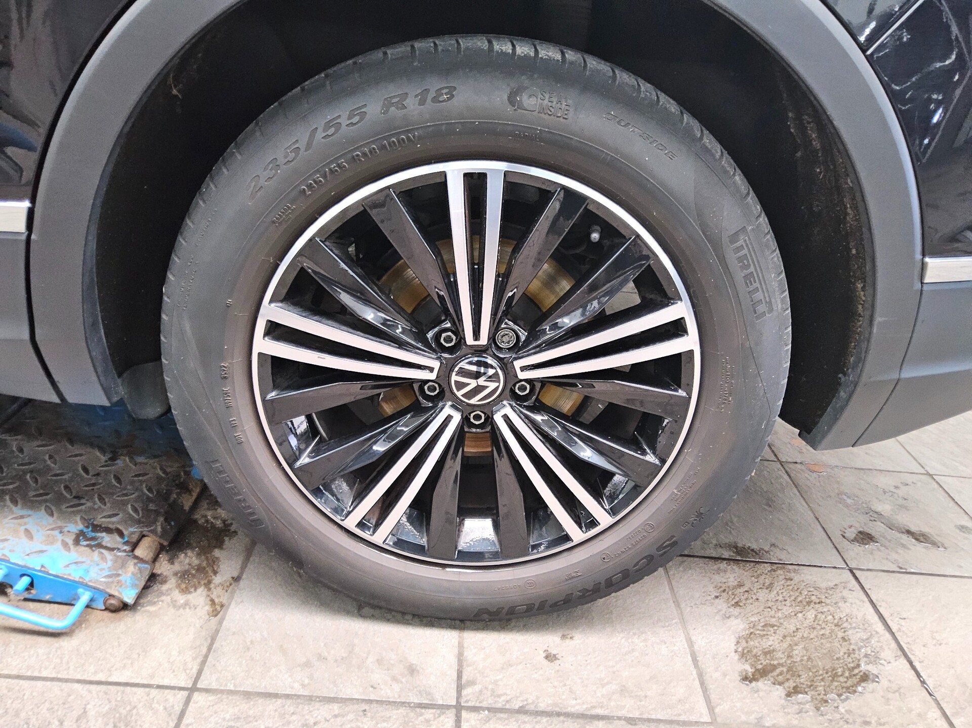 Volkswagen Tiguan 2.0 TDI Life Navi LED ACC 4xShz PDC BT 10