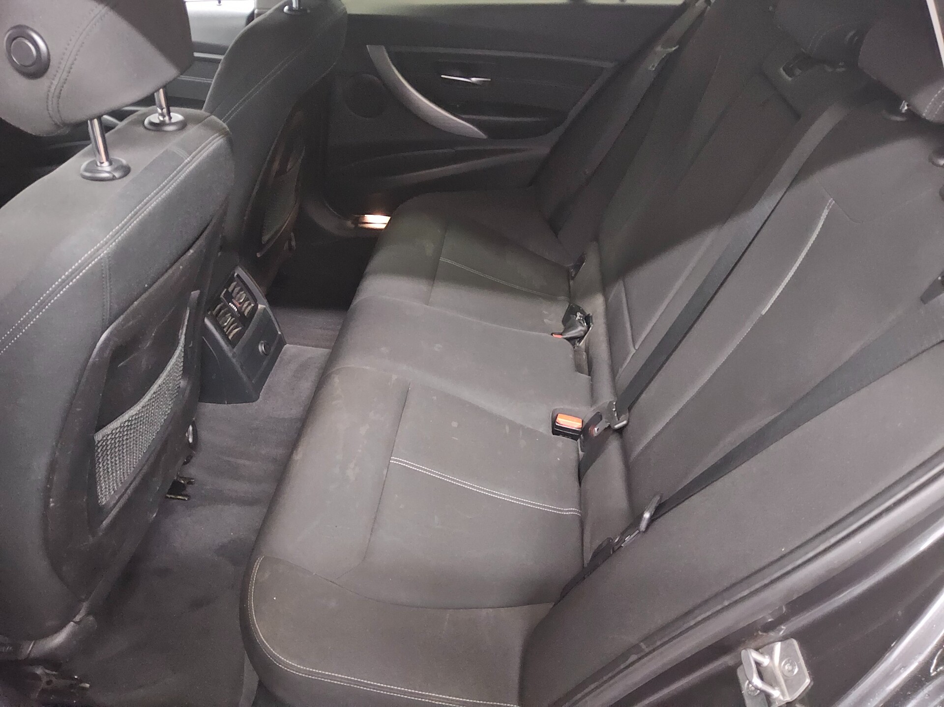 BMW 318dA Touring Navi Xenon HiFi SHZ 13