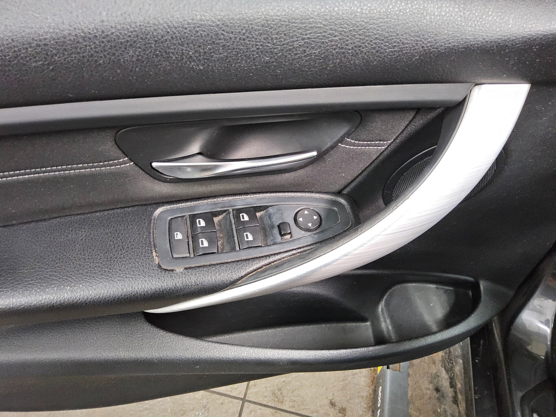 BMW 318dA Touring Navi Xenon HiFi SHZ 9