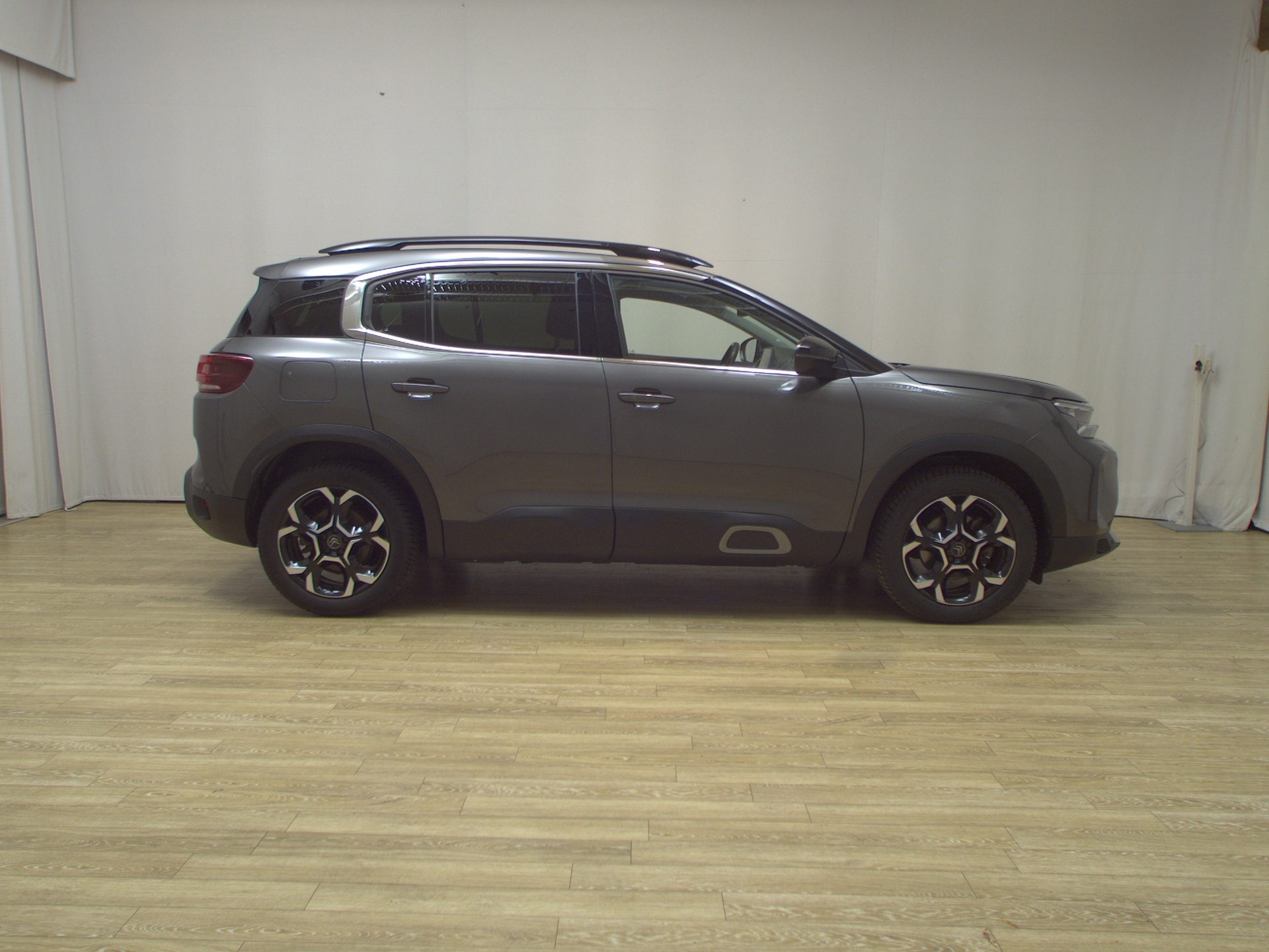 Citroën C5 Aircross 1.2 PureTech Shine Navi LED Pano RfK
