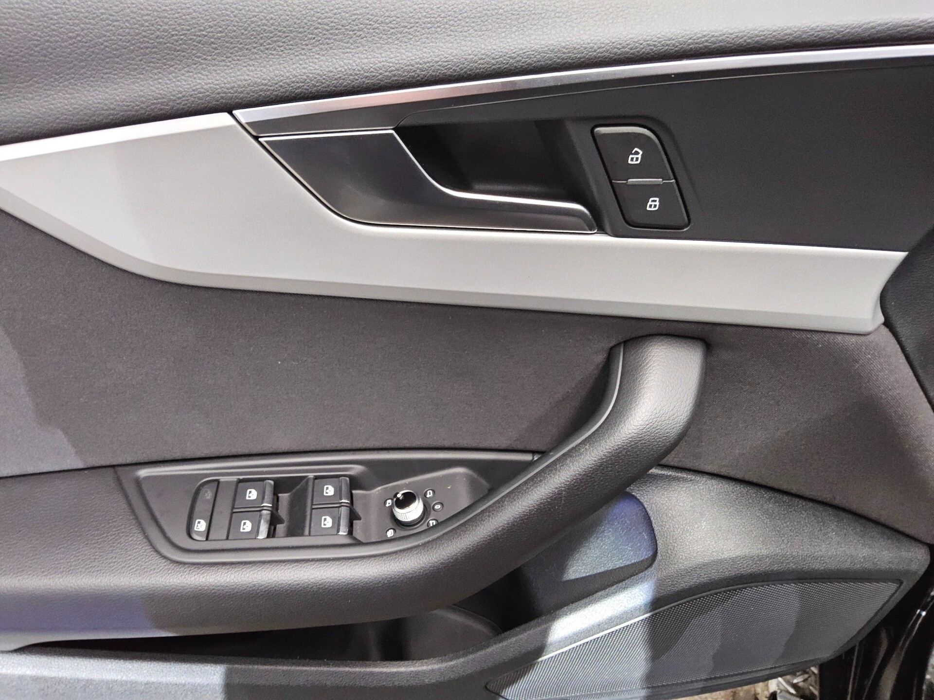 Audi A4 Avant 40 TDI Navi LED Sportsitze PDC 9