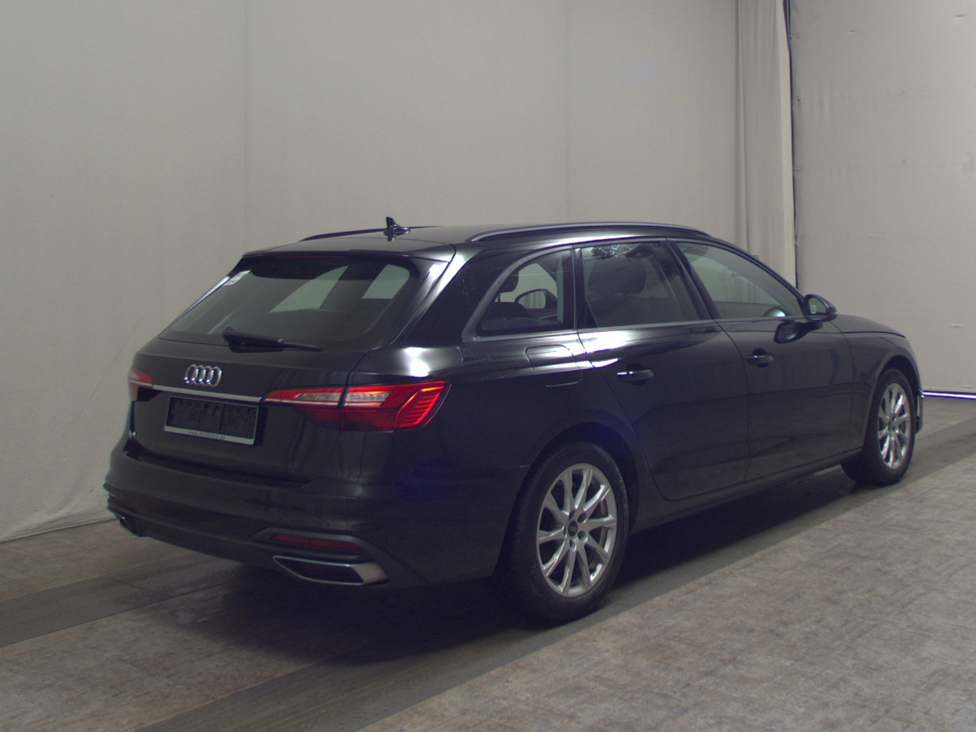 Audi A4 Avant 40 TDI Navi LED Sportsitze PDC 4