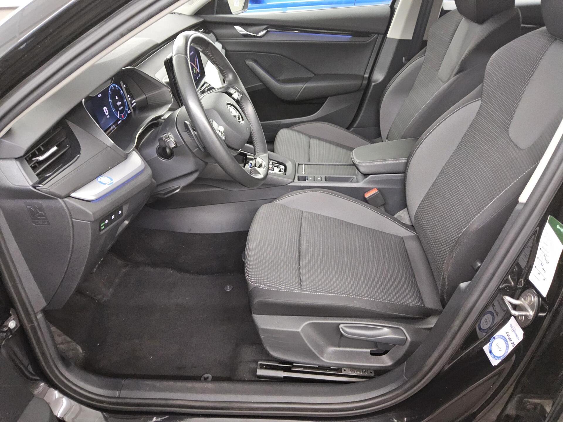 Skoda Octavia Kombi 2.0 TDI Ambition Navi LED vc PDC 9