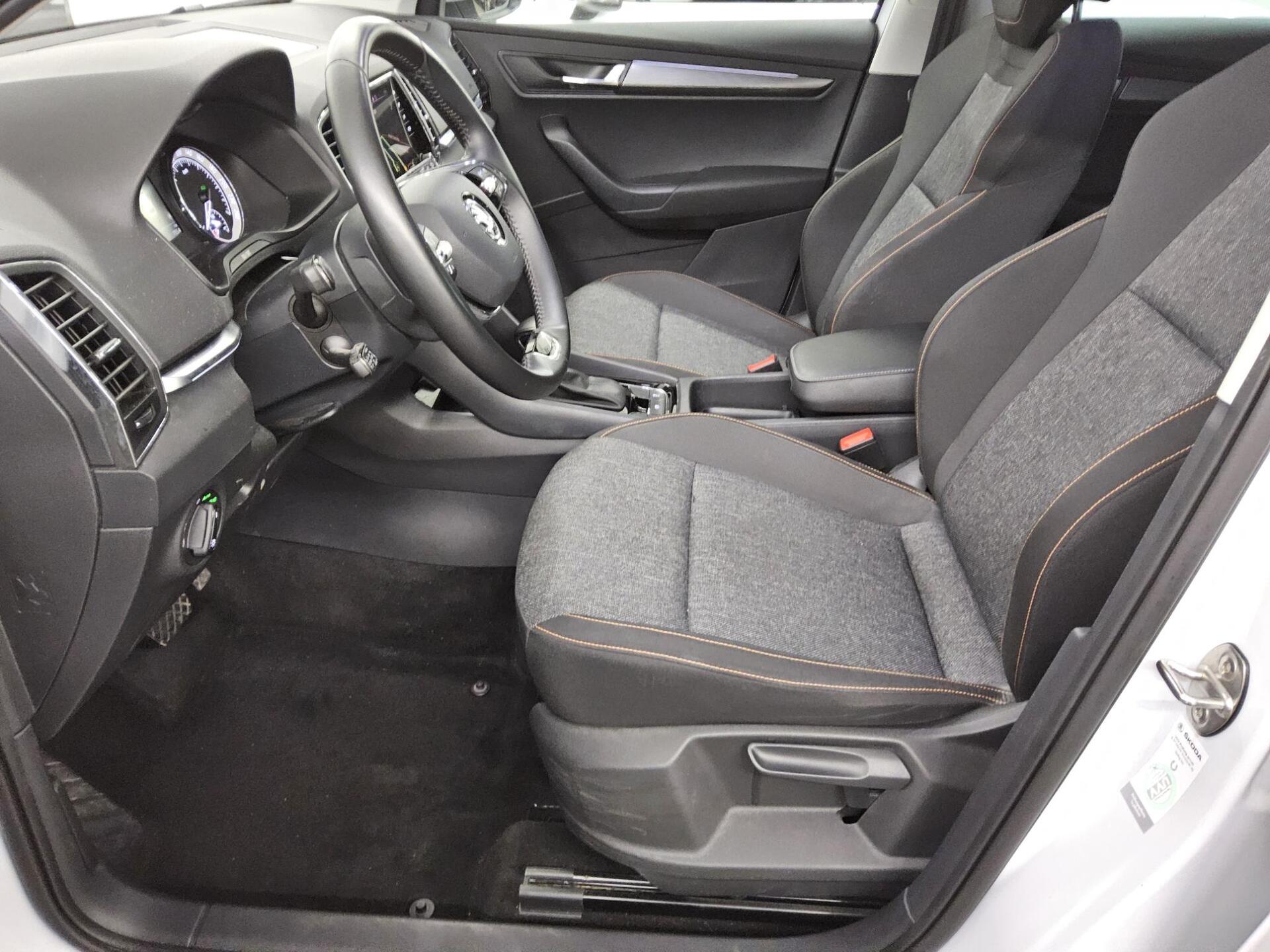 Skoda Karoq 1.5 TSI Clever Navi LED RfK ACC PDC Shz 8