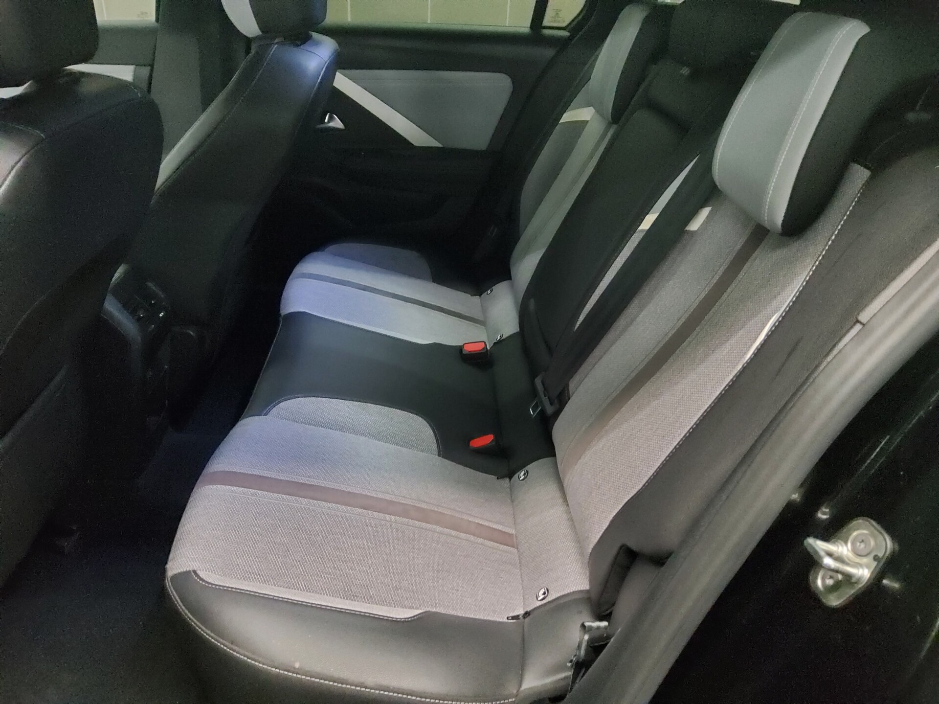 Opel Astra ST 1.5 D Business Elegance Navi LED AHK 13