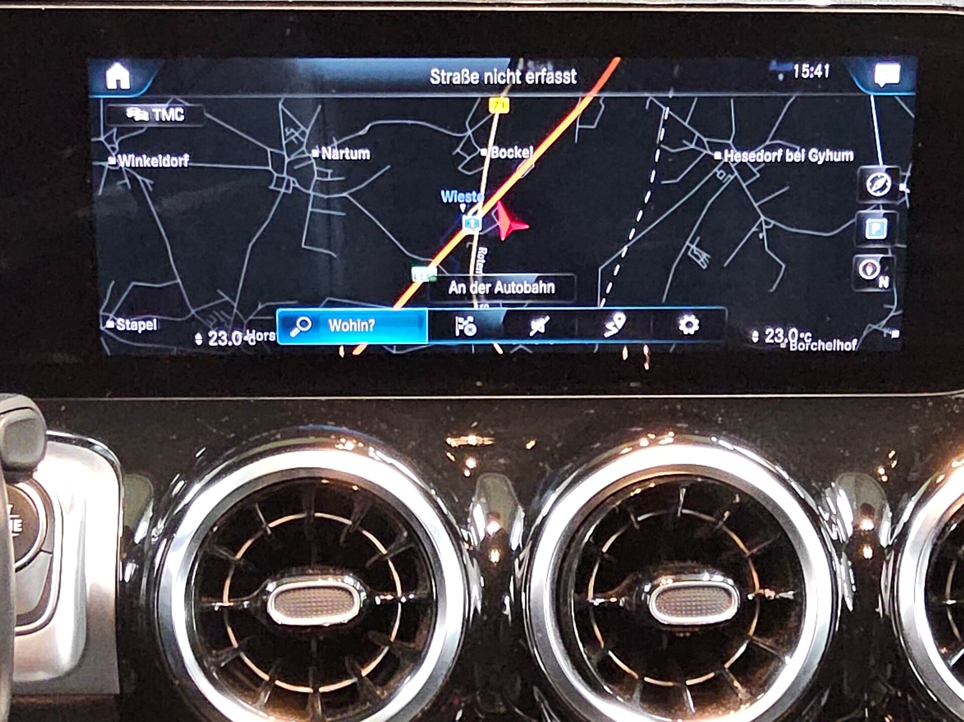 Mercedes-Benz GLB 200 d Progressive AHK Navi LED RFK Distr.+ 7