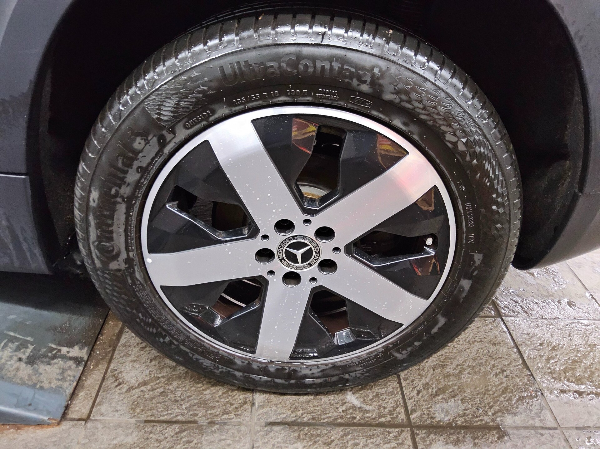 Mercedes-Benz GLB 200 d Progressive AHK Navi LED RFK Distr.+ 11