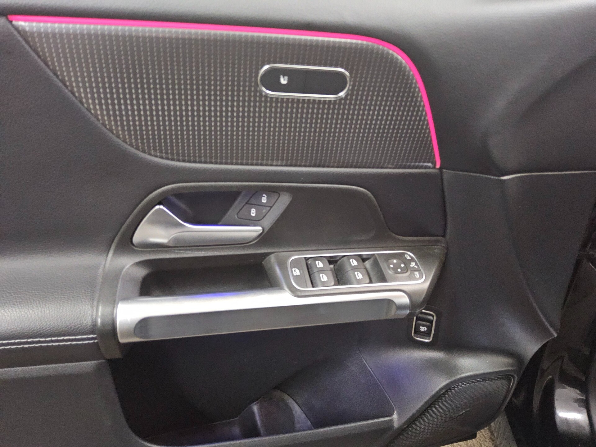 Mercedes-Benz GLB 200 d Progressive T-Leder Navi LED RfK Dist+ 10