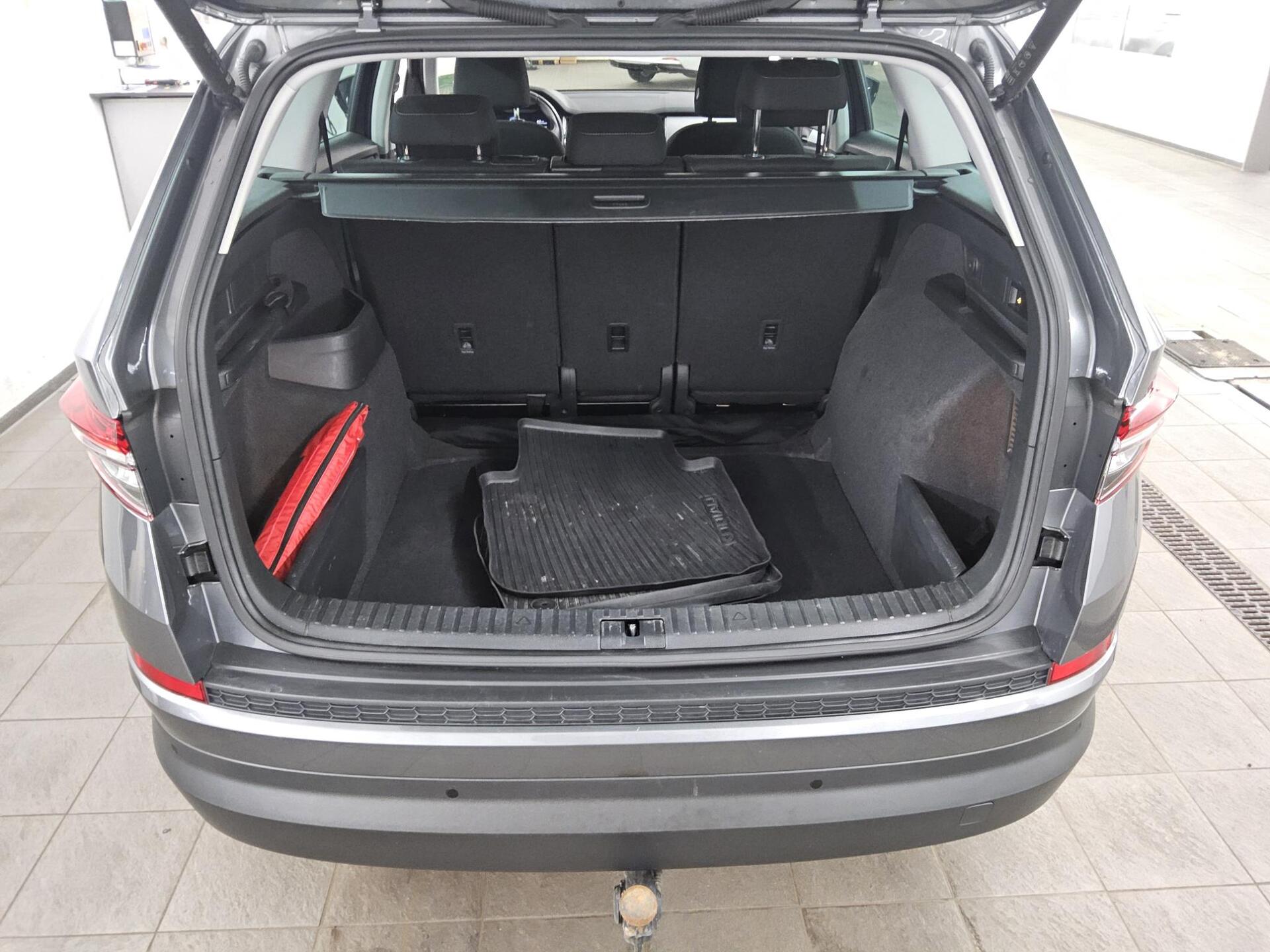 Skoda Kodiaq 2.0 TDI Ambition Navi LED+ vc ACC AHK DAB 12