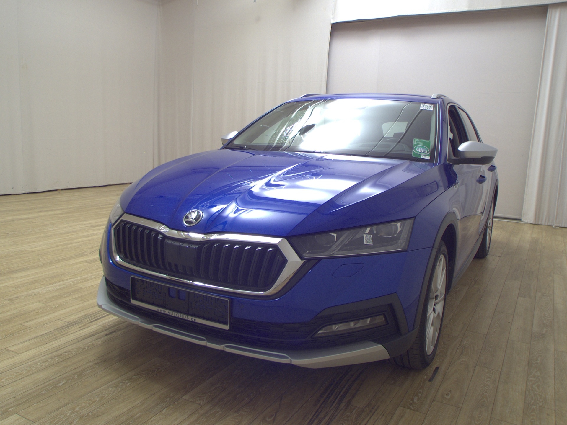 Skoda Octavia Kombi 2.0 TDI 4x4 Scout Navi LED vc HuD 2