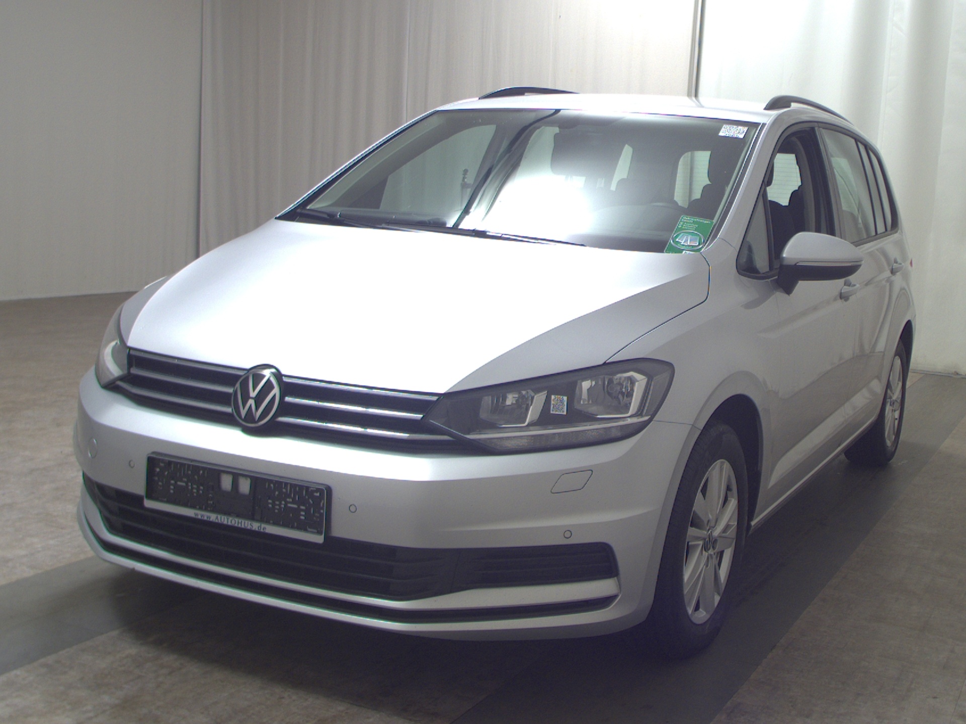 Volkswagen Touran 2.0 TDI Comf. Navi PDC SHZ BT 2