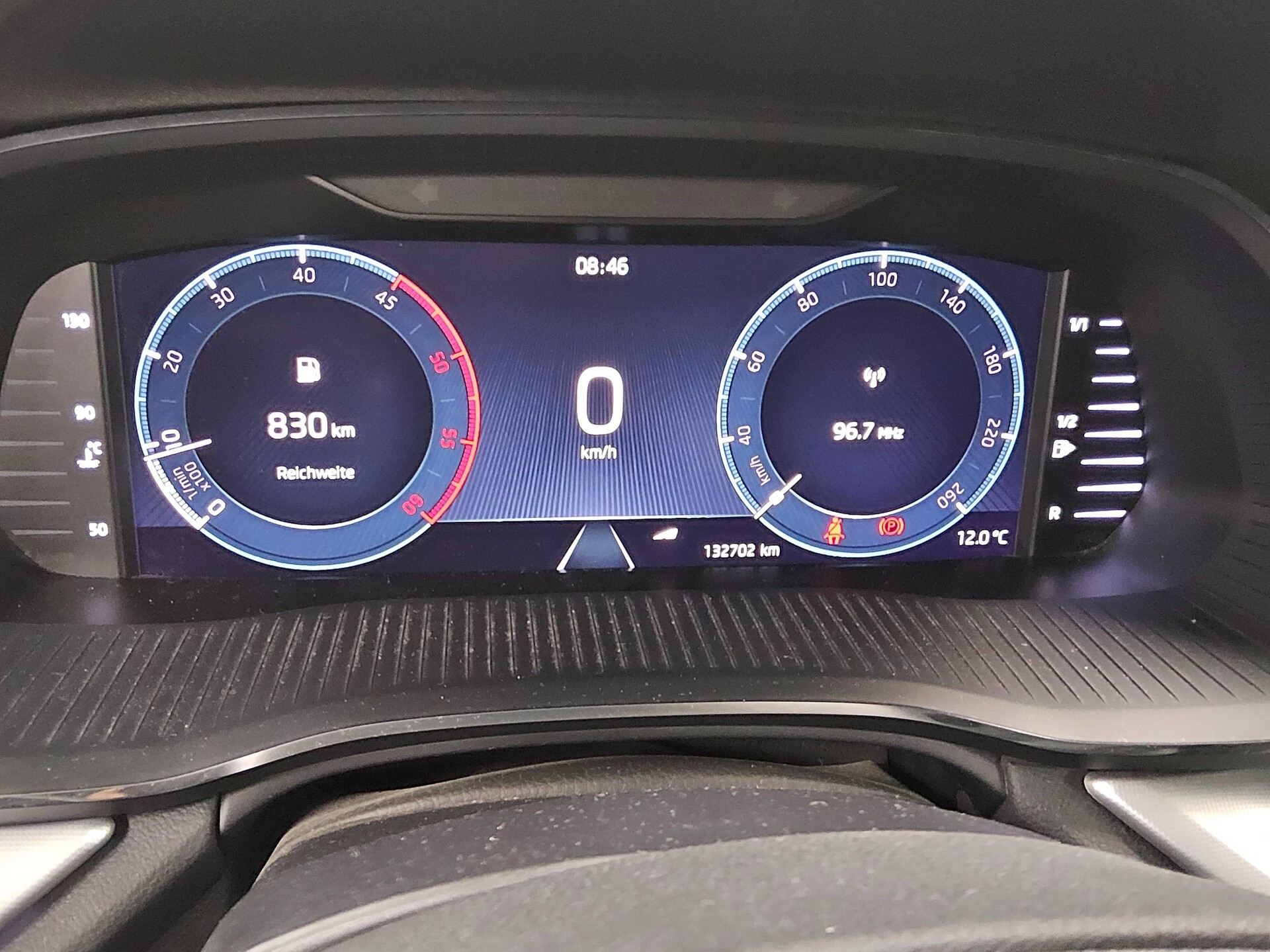 Skoda Octavia Kombi 2.0 TDI First Ed. Navi LED HuD AHK 8